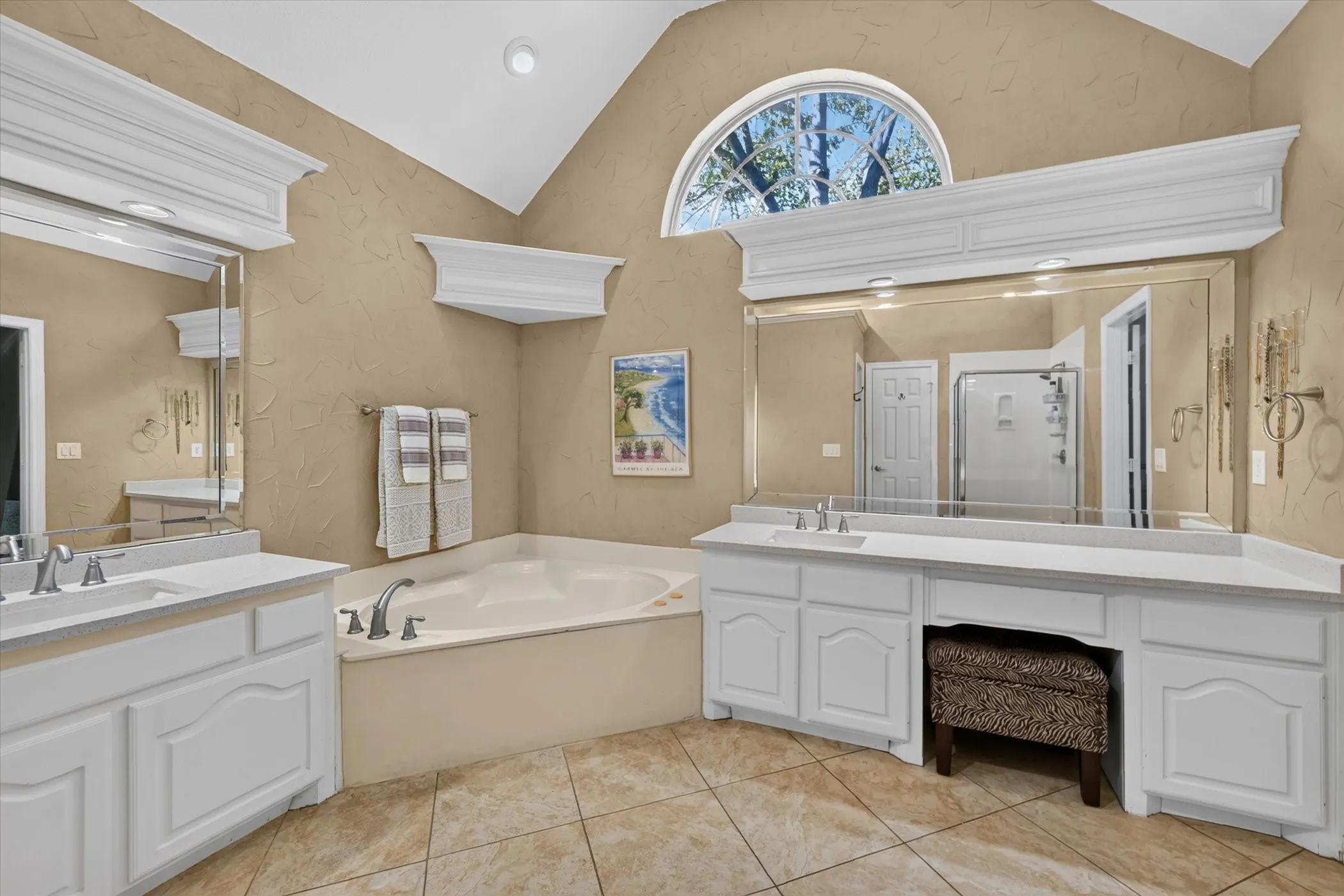 Single Family Residence For Sale in Denton County , 2830 Woodhollow Court, Highland Village, Texas 75077, 4 Bedroom, 3 Bathroom, 2 Garage spaces, 3,418 Sqft, built in 1994, mls#21382145, Real Estate Agent in Highland Village, Homes For Sale in Denton county, Homes For Sale in Highland Village, Realtor in Highland Village Texas, Real Estate Brokerage Independent Realty Texas, Luminita Cordes Realtor