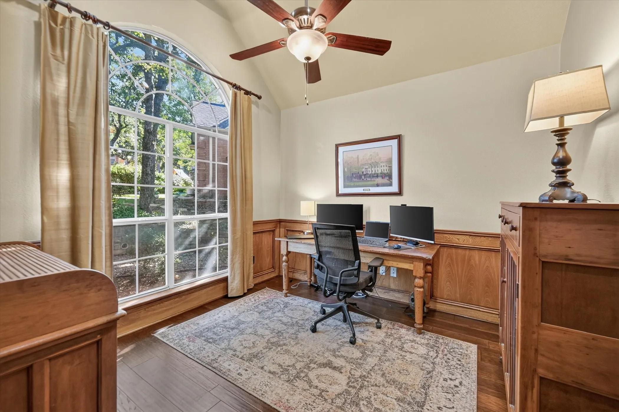 Single Family Residence For Sale in Denton County , 2830 Woodhollow Court, Highland Village, Texas 75077, 4 Bedroom, 3 Bathroom, 2 Garage spaces, 3,418 Sqft, built in 1994, mls#21382145, Real Estate Agent in Highland Village, Homes For Sale in Denton county, Homes For Sale in Highland Village, Realtor in Highland Village Texas, Real Estate Brokerage Independent Realty Texas, Luminita Cordes Realtor