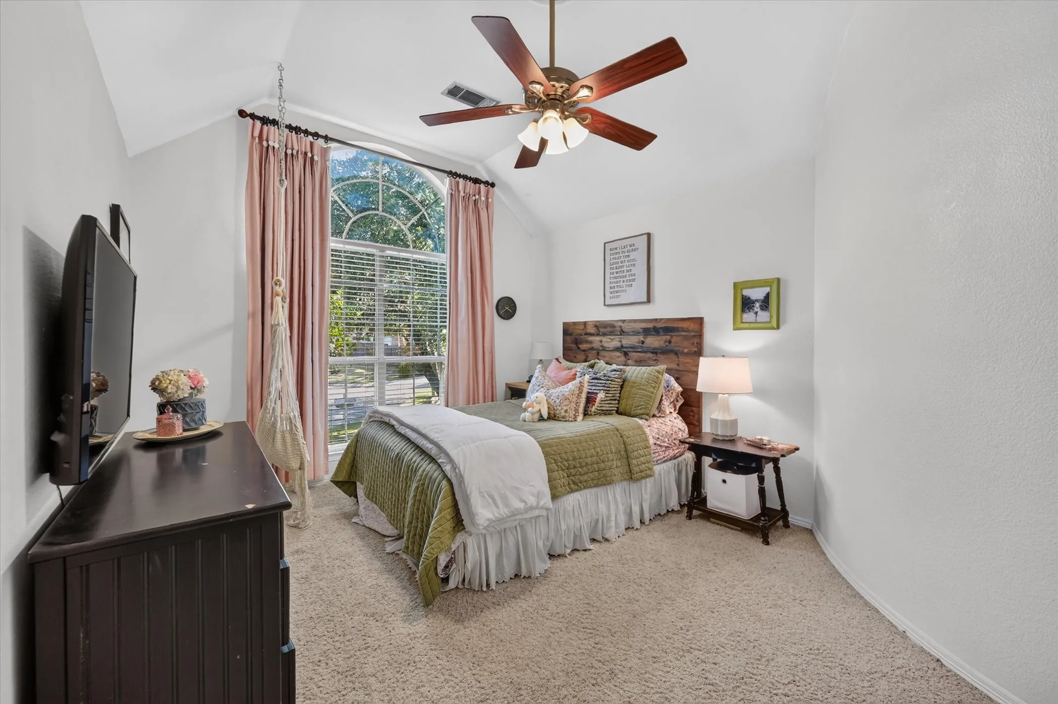 Single Family Residence For Sale in Denton County , 2830 Woodhollow Court, Highland Village, Texas 75077, 4 Bedroom, 3 Bathroom, 2 Garage spaces, 3,418 Sqft, built in 1994, mls#21382145, Real Estate Agent in Highland Village, Homes For Sale in Denton county, Homes For Sale in Highland Village, Realtor in Highland Village Texas, Real Estate Brokerage Independent Realty Texas, Luminita Cordes Realtor