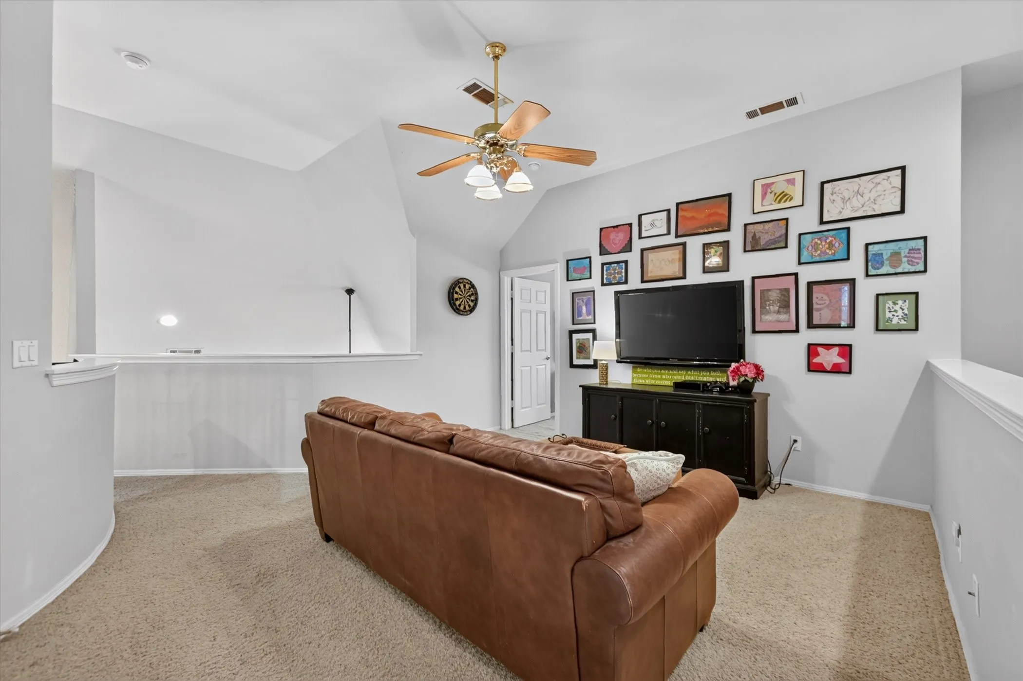 Single Family Residence For Sale in Denton County , 2830 Woodhollow Court, Highland Village, Texas 75077, 4 Bedroom, 3 Bathroom, 2 Garage spaces, 3,418 Sqft, built in 1994, mls#21382145, Real Estate Agent in Highland Village, Homes For Sale in Denton county, Homes For Sale in Highland Village, Realtor in Highland Village Texas, Real Estate Brokerage Independent Realty Texas, Luminita Cordes Realtor