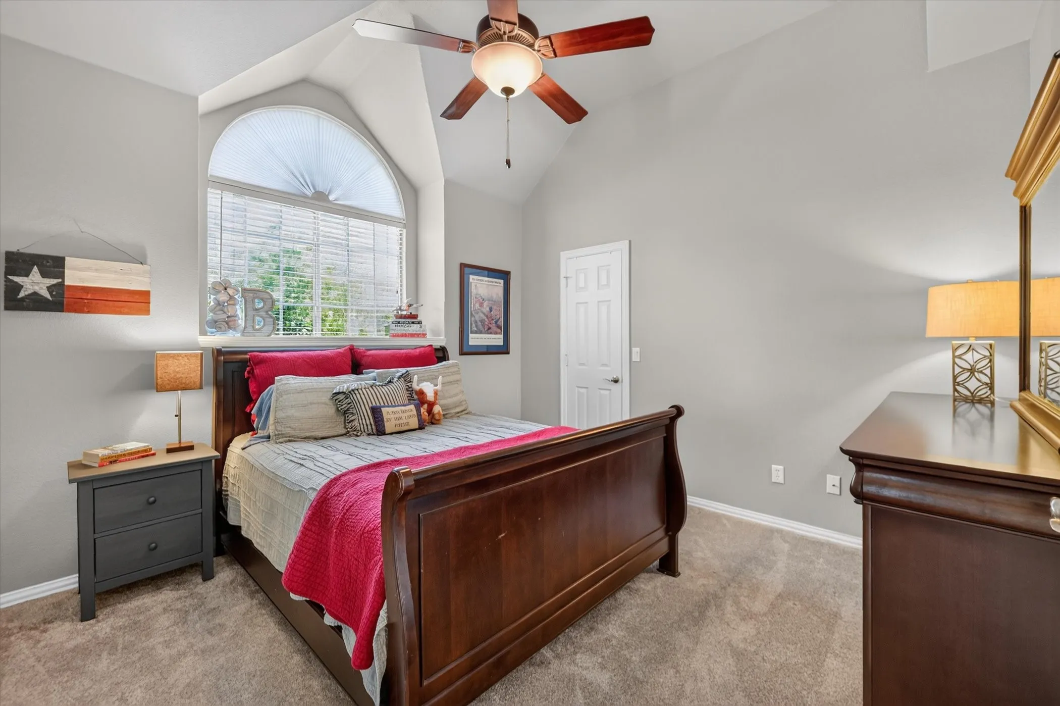 Single Family Residence For Sale in Denton County , 2830 Woodhollow Court, Highland Village, Texas 75077, 4 Bedroom, 3 Bathroom, 2 Garage spaces, 3,418 Sqft, built in 1994, mls#21382145, Real Estate Agent in Highland Village, Homes For Sale in Denton county, Homes For Sale in Highland Village, Realtor in Highland Village Texas, Real Estate Brokerage Independent Realty Texas, Luminita Cordes Realtor