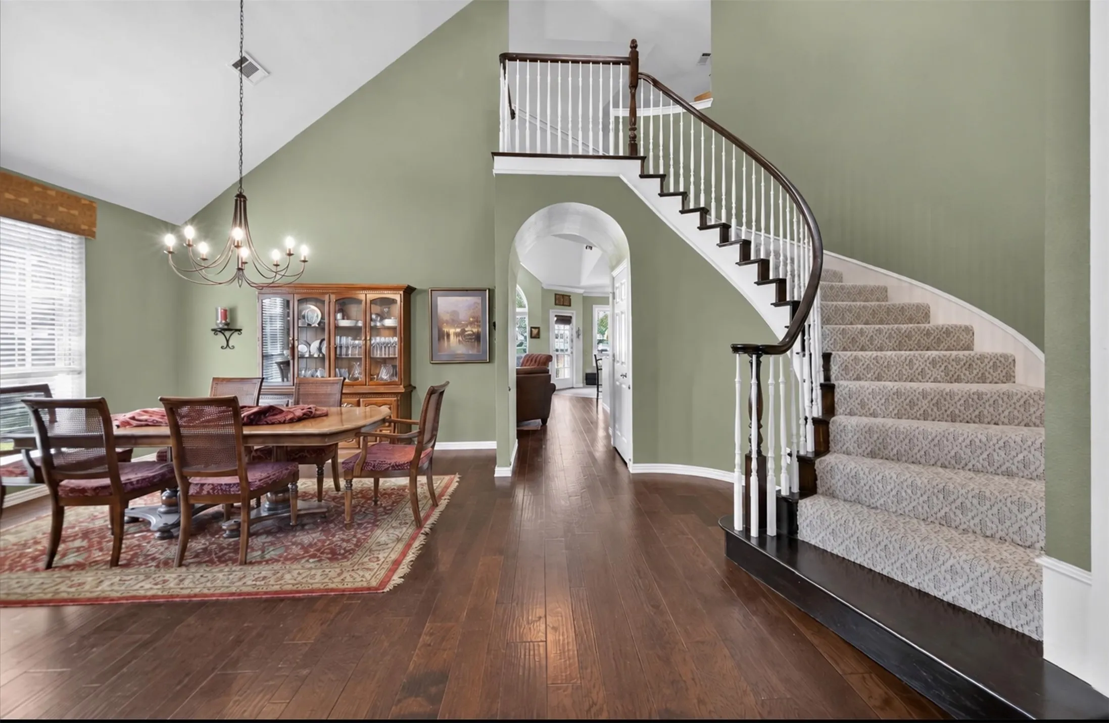 Single Family Residence For Sale in Denton County , 2830 Woodhollow Court, Highland Village, Texas 75077, 4 Bedroom, 3 Bathroom, 2 Garage spaces, 3,418 Sqft, built in 1994, mls#21382145, Real Estate Agent in Highland Village, Homes For Sale in Denton county, Homes For Sale in Highland Village, Realtor in Highland Village Texas, Real Estate Brokerage Independent Realty Texas, Luminita Cordes Realtor