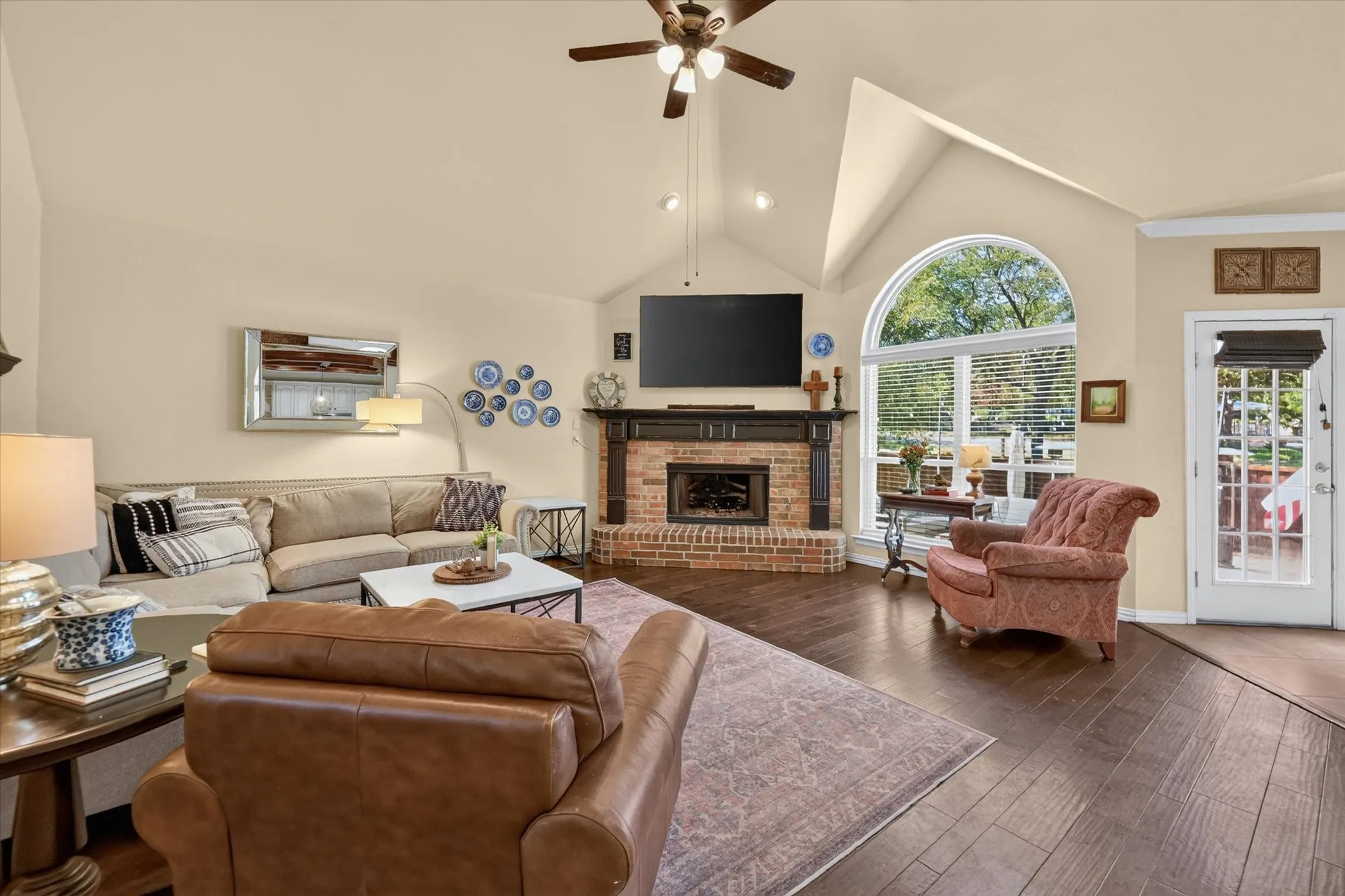 Single Family Residence For Sale in Denton County , 2830 Woodhollow Court, Highland Village, Texas 75077, 4 Bedroom, 3 Bathroom, 2 Garage spaces, 3,418 Sqft, built in 1994, mls#21382145, Real Estate Agent in Highland Village, Homes For Sale in Denton county, Homes For Sale in Highland Village, Realtor in Highland Village Texas, Real Estate Brokerage Independent Realty Texas, Luminita Cordes Realtor
