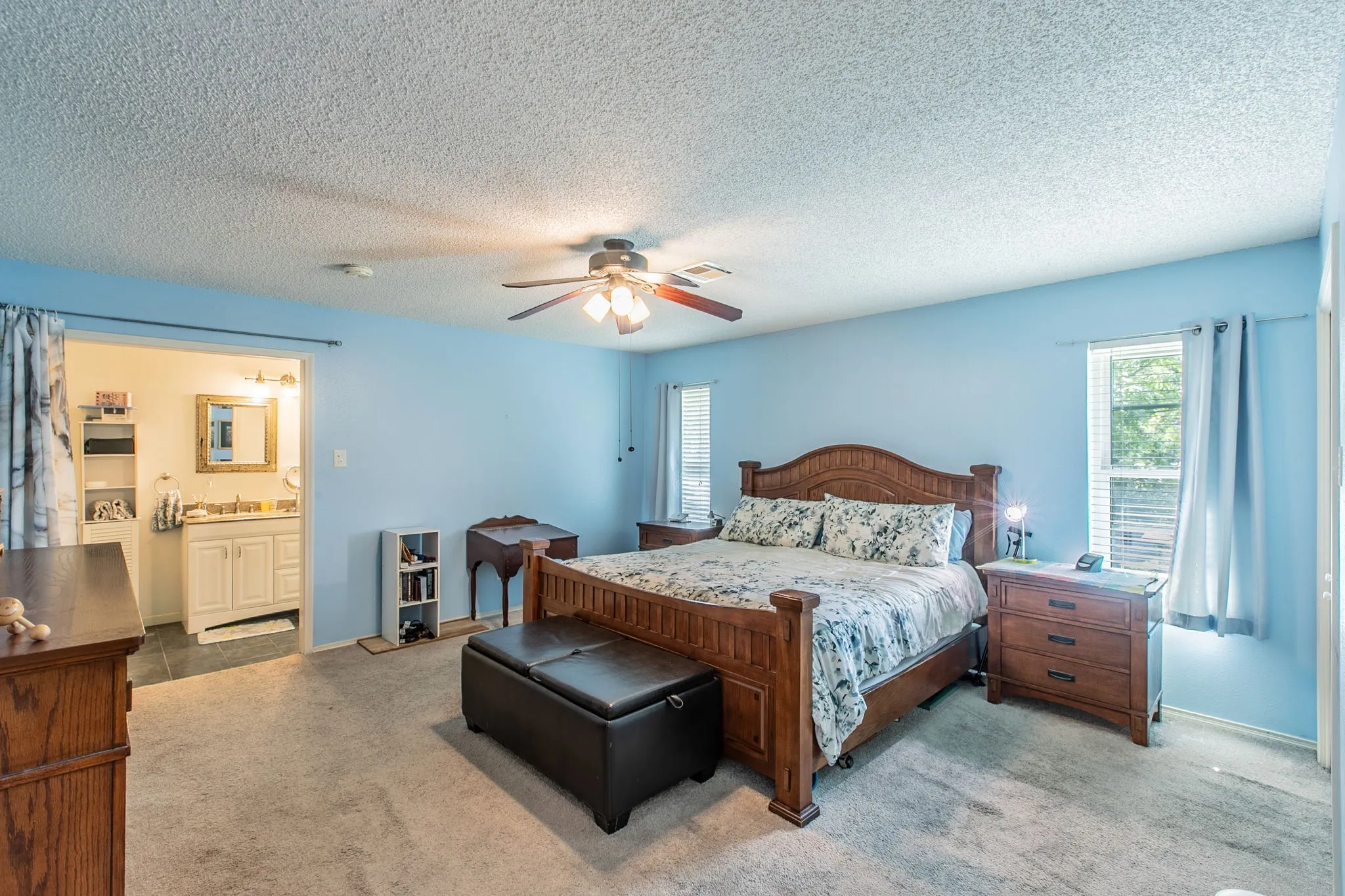 Single Family Residence For Sale in Mc Lennan County , 1033 Rambler Drive, Waco, Texas 76710, 4 Bedroom, 2 Bathroom, 2 Garage spaces, 2,194 Sqft, built in 1972, mls#21385763, Real Estate Agent in Waco, Homes For Sale in Mc Lennan county, Homes For Sale in Waco, Realtor in Waco Texas, Real Estate Brokerage Independent Realty Texas, Luminita Cordes Realtor