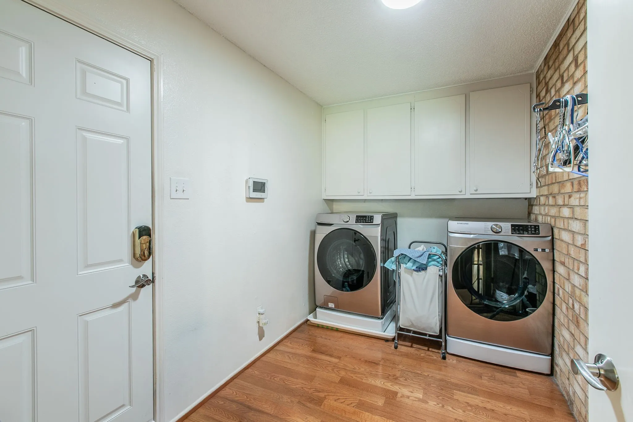 Single Family Residence For Sale in Mc Lennan County , 1033 Rambler Drive, Waco, Texas 76710, 4 Bedroom, 2 Bathroom, 2 Garage spaces, 2,194 Sqft, built in 1972, mls#21385763, Real Estate Agent in Waco, Homes For Sale in Mc Lennan county, Homes For Sale in Waco, Realtor in Waco Texas, Real Estate Brokerage Independent Realty Texas, Luminita Cordes Realtor