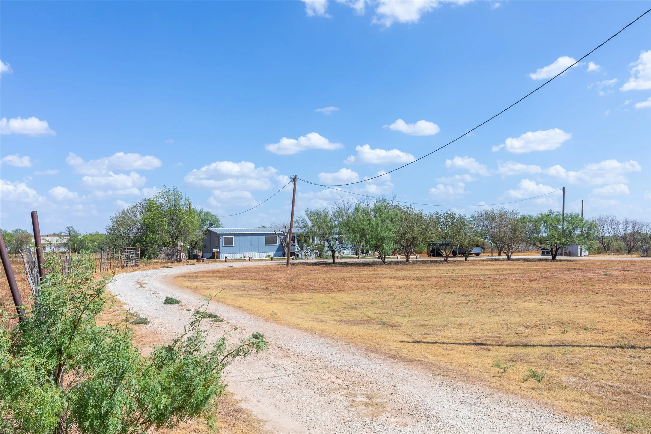 Mobile Home For Sale in Taylor County , 1455 County Road 401, Merkel, Texas 79536, 4 Bedroom, 2 Bathroom, Garage spaces, 1,440 Sqft, built in 1979, mls#21388303, Real Estate Agent in Merkel, Homes For Sale in Taylor county, Homes For Sale in Merkel, Realtor in Merkel Texas, Real Estate Brokerage Independent Realty Texas, Luminita Cordes Realtor