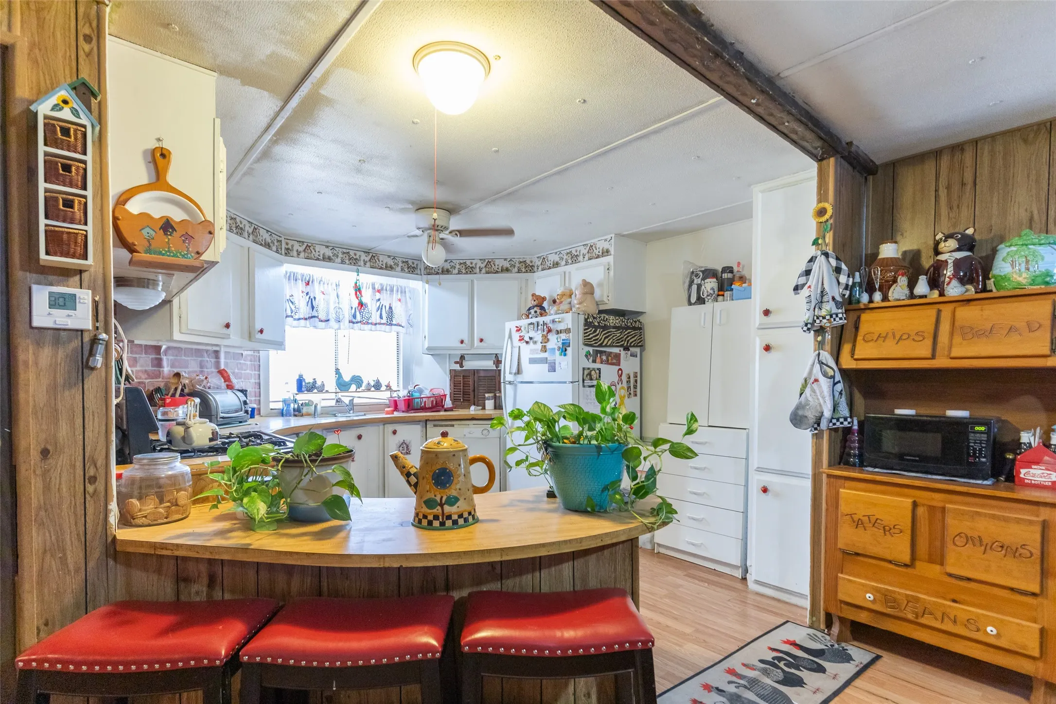 Mobile Home For Sale in Taylor County , 1455 County Road 401, Merkel, Texas 79536, 4 Bedroom, 2 Bathroom, Garage spaces, 1,440 Sqft, built in 1979, mls#21388303, Real Estate Agent in Merkel, Homes For Sale in Taylor county, Homes For Sale in Merkel, Realtor in Merkel Texas, Real Estate Brokerage Independent Realty Texas, Luminita Cordes Realtor