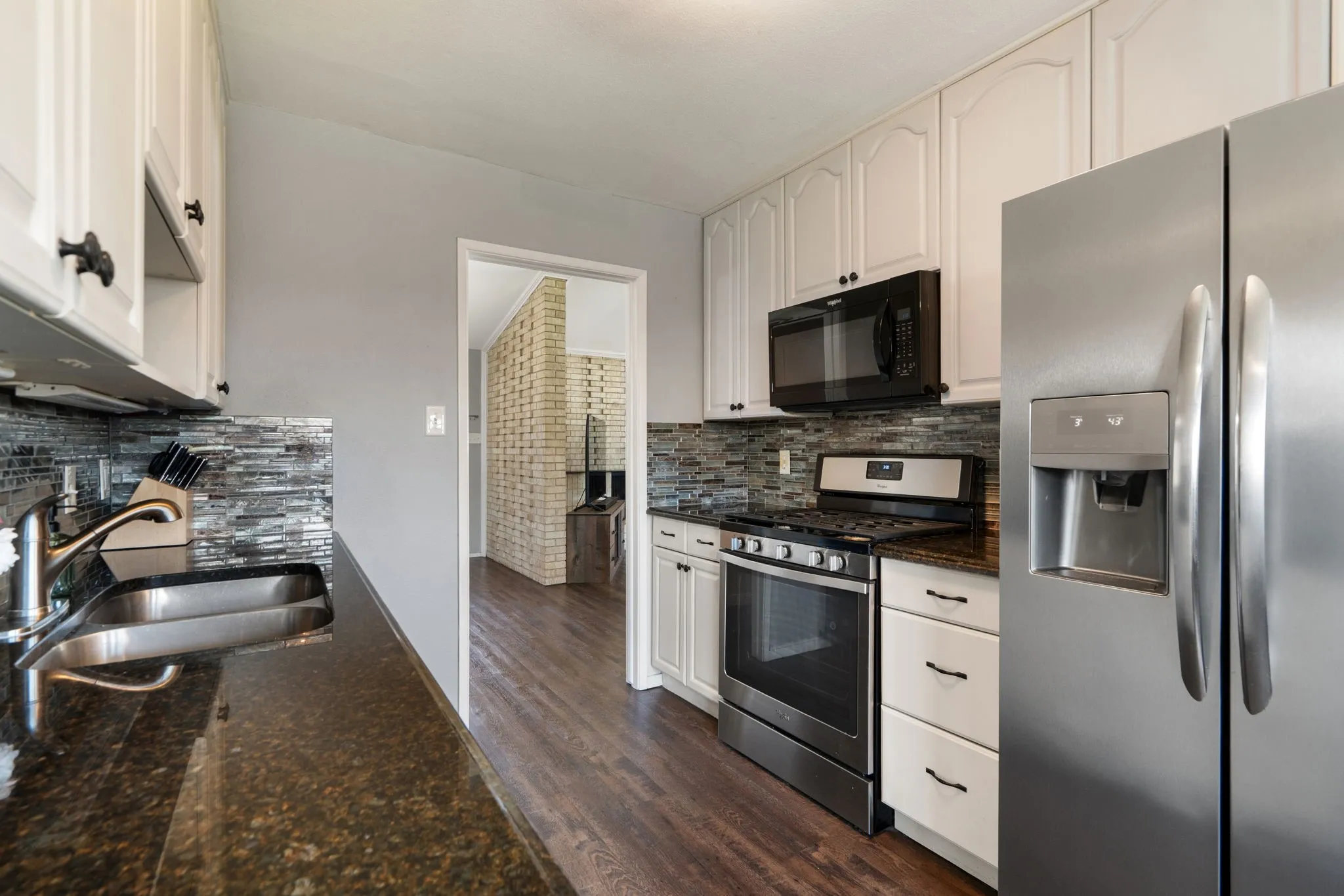 Single Family Residence For Rent in Dallas County , 3244 High Brook Drive, Dallas, Texas 75234, 3 Bedroom, 2 Bathroom, 2 Garage spaces, 1,504 Sqft, built in 1961, mls#21388381, Real Estate Agent in Dallas, Homes For Rent in Dallas county, Homes For Rent in Dallas, Realtor in Dallas Texas, Real Estate Brokerage Independent Realty Texas, Luminita Cordes Realtor