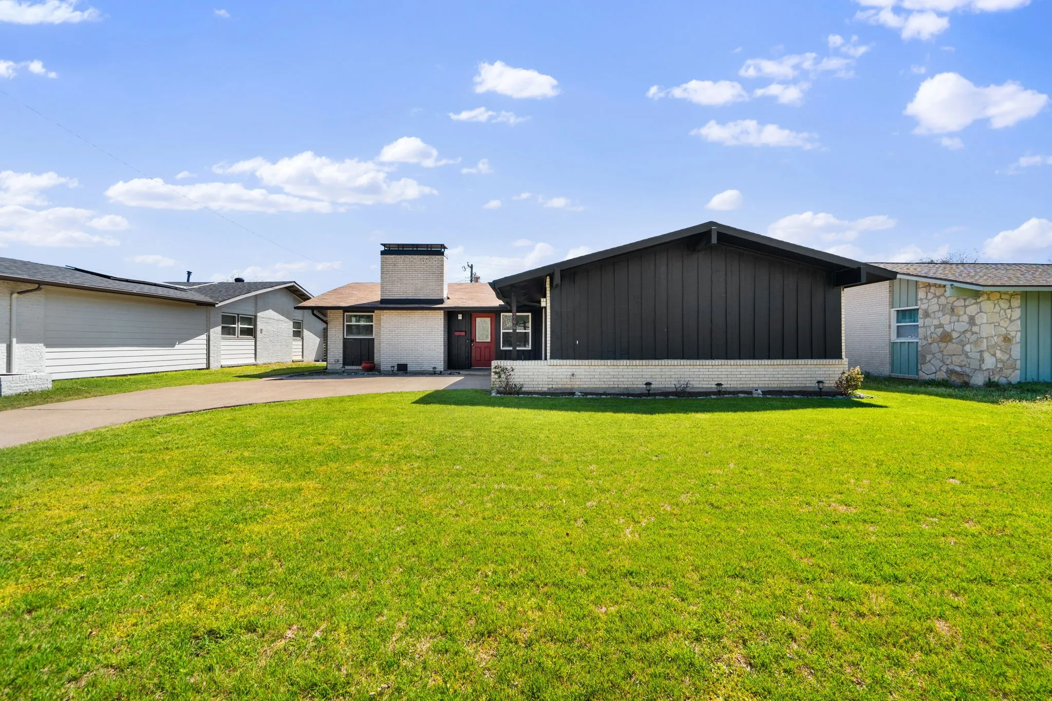 Single Family Residence For Rent in Dallas County , 3244 High Brook Drive, Dallas, Texas 75234, 3 Bedroom, 2 Bathroom, 2 Garage spaces, 1,504 Sqft, built in 1961, mls#21388381, Real Estate Agent in Dallas, Homes For Rent in Dallas county, Homes For Rent in Dallas, Realtor in Dallas Texas, Real Estate Brokerage Independent Realty Texas, Luminita Cordes Realtor