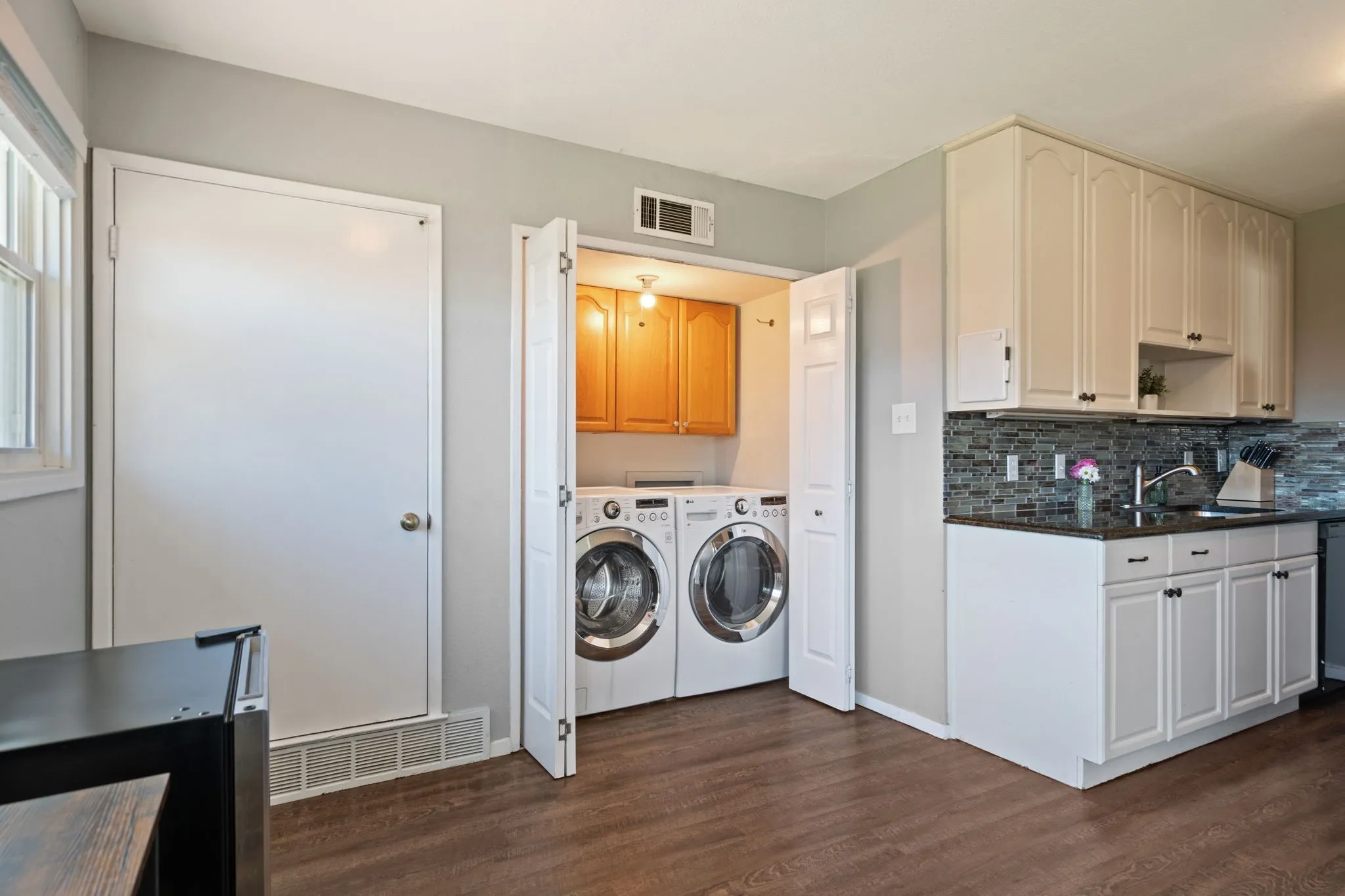 Single Family Residence For Rent in Dallas County , 3244 High Brook Drive, Dallas, Texas 75234, 3 Bedroom, 2 Bathroom, 2 Garage spaces, 1,504 Sqft, built in 1961, mls#21388381, Real Estate Agent in Dallas, Homes For Rent in Dallas county, Homes For Rent in Dallas, Realtor in Dallas Texas, Real Estate Brokerage Independent Realty Texas, Luminita Cordes Realtor