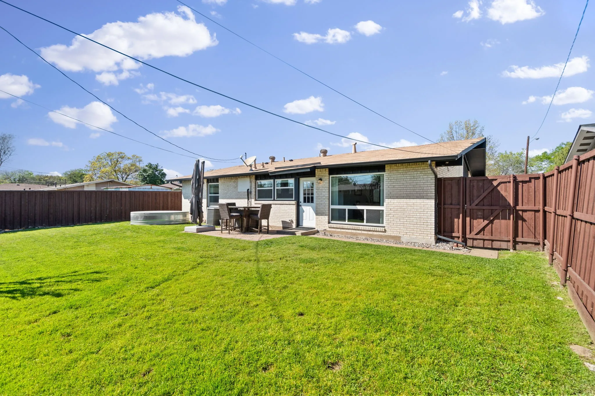 Single Family Residence For Rent in Dallas County , 3244 High Brook Drive, Dallas, Texas 75234, 3 Bedroom, 2 Bathroom, 2 Garage spaces, 1,504 Sqft, built in 1961, mls#21388381, Real Estate Agent in Dallas, Homes For Rent in Dallas county, Homes For Rent in Dallas, Realtor in Dallas Texas, Real Estate Brokerage Independent Realty Texas, Luminita Cordes Realtor