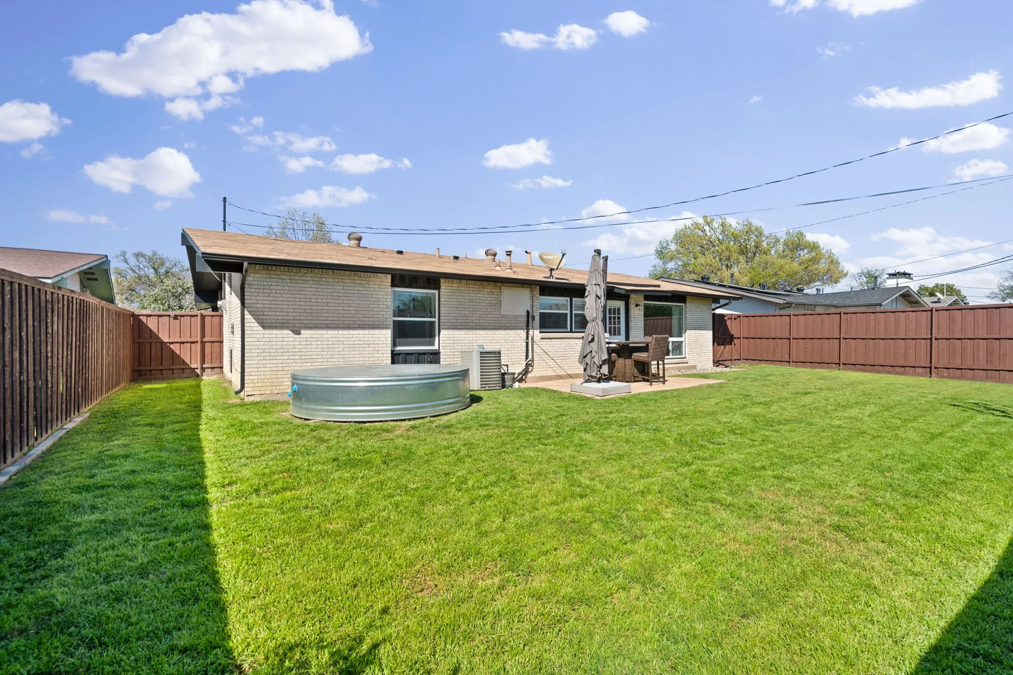 Single Family Residence For Rent in Dallas County , 3244 High Brook Drive, Dallas, Texas 75234, 3 Bedroom, 2 Bathroom, 2 Garage spaces, 1,504 Sqft, built in 1961, mls#21388381, Real Estate Agent in Dallas, Homes For Rent in Dallas county, Homes For Rent in Dallas, Realtor in Dallas Texas, Real Estate Brokerage Independent Realty Texas, Luminita Cordes Realtor