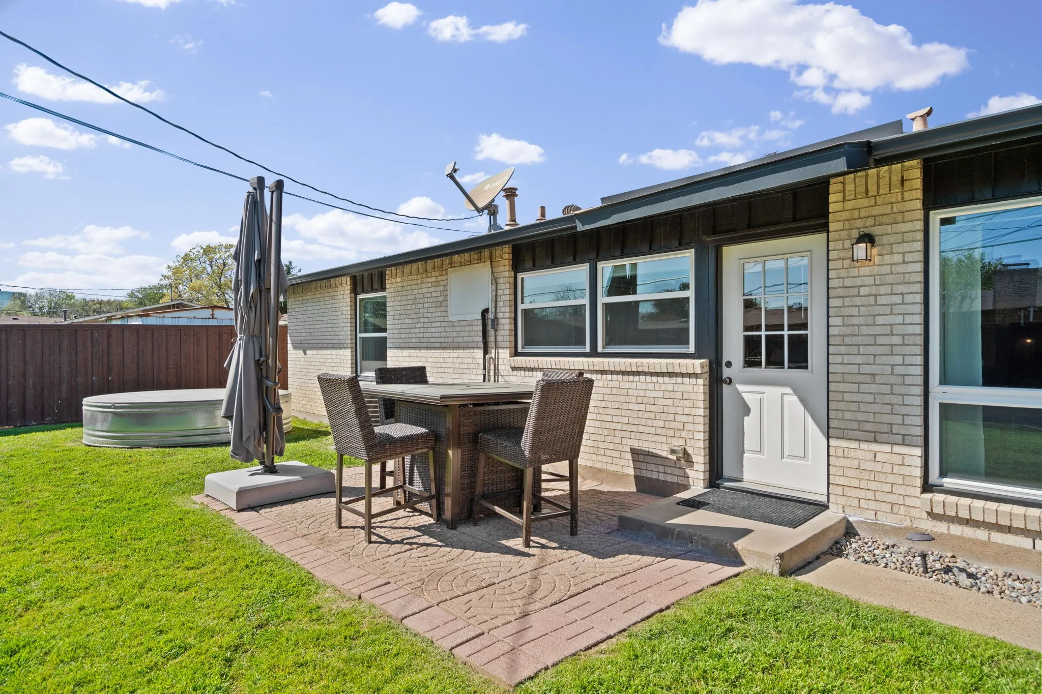 Single Family Residence For Rent in Dallas County , 3244 High Brook Drive, Dallas, Texas 75234, 3 Bedroom, 2 Bathroom, 2 Garage spaces, 1,504 Sqft, built in 1961, mls#21388381, Real Estate Agent in Dallas, Homes For Rent in Dallas county, Homes For Rent in Dallas, Realtor in Dallas Texas, Real Estate Brokerage Independent Realty Texas, Luminita Cordes Realtor