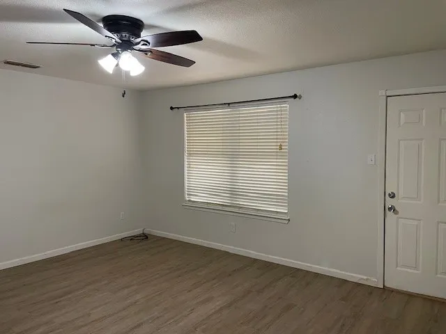 Single Family Residence For Rent in Taylor County , 7601 Thompson Parkway, Abilene, Texas 79606, 4 Bedroom, 2 Bathroom, 2 Garage spaces, 1,495 Sqft, built in 1997, mls#21388400, Real Estate Agent in Abilene, Homes For Rent in Taylor county, Homes For Rent in Abilene, Realtor in Abilene Texas, Real Estate Brokerage Independent Realty Texas, Luminita Cordes Realtor