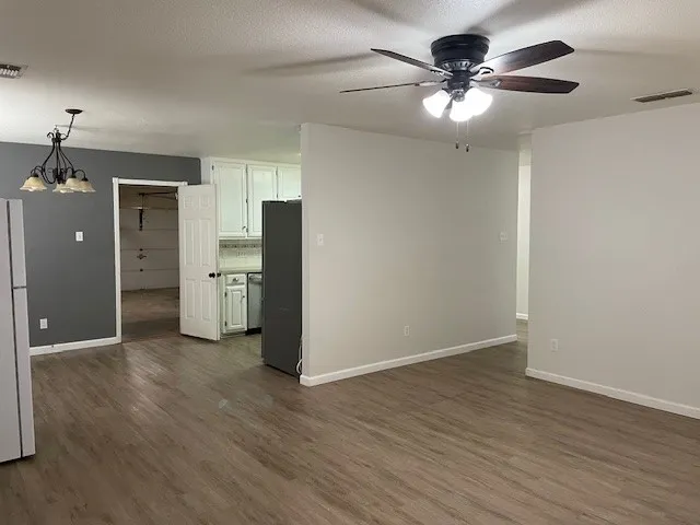 Single Family Residence For Rent in Taylor County , 7601 Thompson Parkway, Abilene, Texas 79606, 4 Bedroom, 2 Bathroom, 2 Garage spaces, 1,495 Sqft, built in 1997, mls#21388400, Real Estate Agent in Abilene, Homes For Rent in Taylor county, Homes For Rent in Abilene, Realtor in Abilene Texas, Real Estate Brokerage Independent Realty Texas, Luminita Cordes Realtor