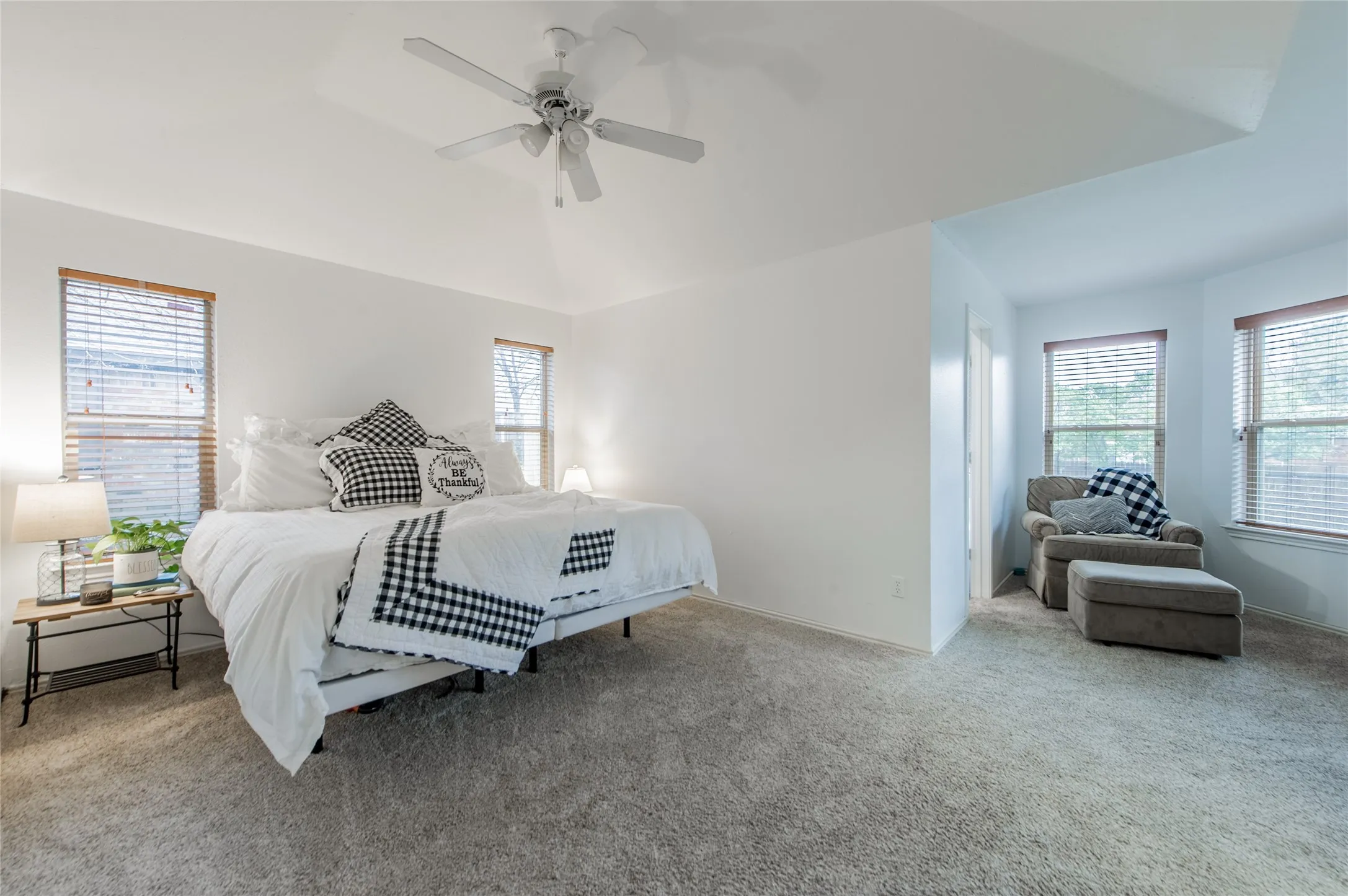 Single Family Residence For Rent in Dallas County , 2901 Hampshire Drive, Garland, Texas 75040, 3 Bedroom, 2 Bathroom, 2 Garage spaces, 1,772 Sqft, built in 1986, mls#21388390, Real Estate Agent in Garland, Homes For Rent in Dallas county, Homes For Rent in Garland, Realtor in Garland Texas, Real Estate Brokerage Independent Realty Texas, Luminita Cordes Realtor