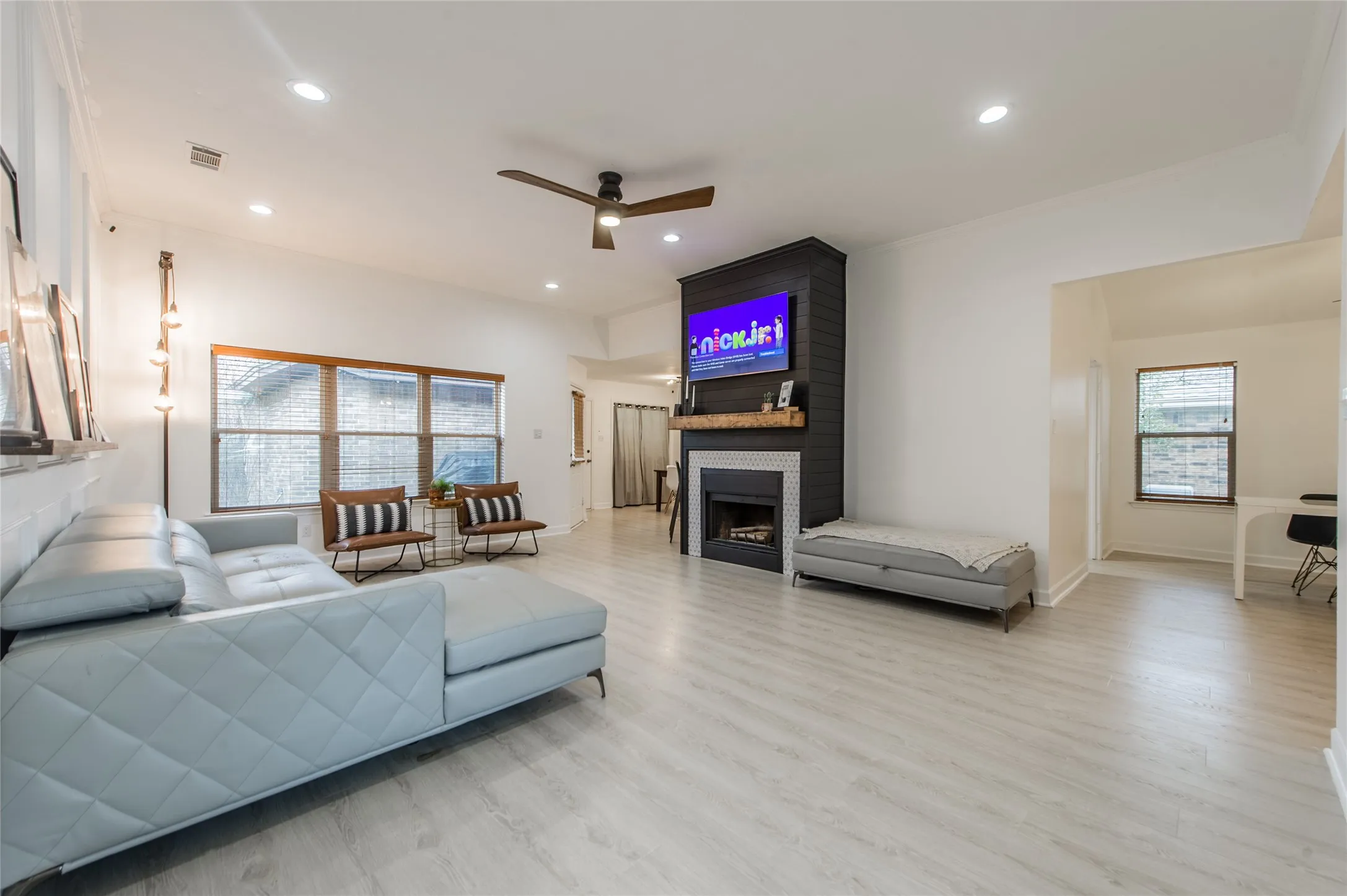 Single Family Residence For Rent in Dallas County , 2901 Hampshire Drive, Garland, Texas 75040, 3 Bedroom, 2 Bathroom, 2 Garage spaces, 1,772 Sqft, built in 1986, mls#21388390, Real Estate Agent in Garland, Homes For Rent in Dallas county, Homes For Rent in Garland, Realtor in Garland Texas, Real Estate Brokerage Independent Realty Texas, Luminita Cordes Realtor
