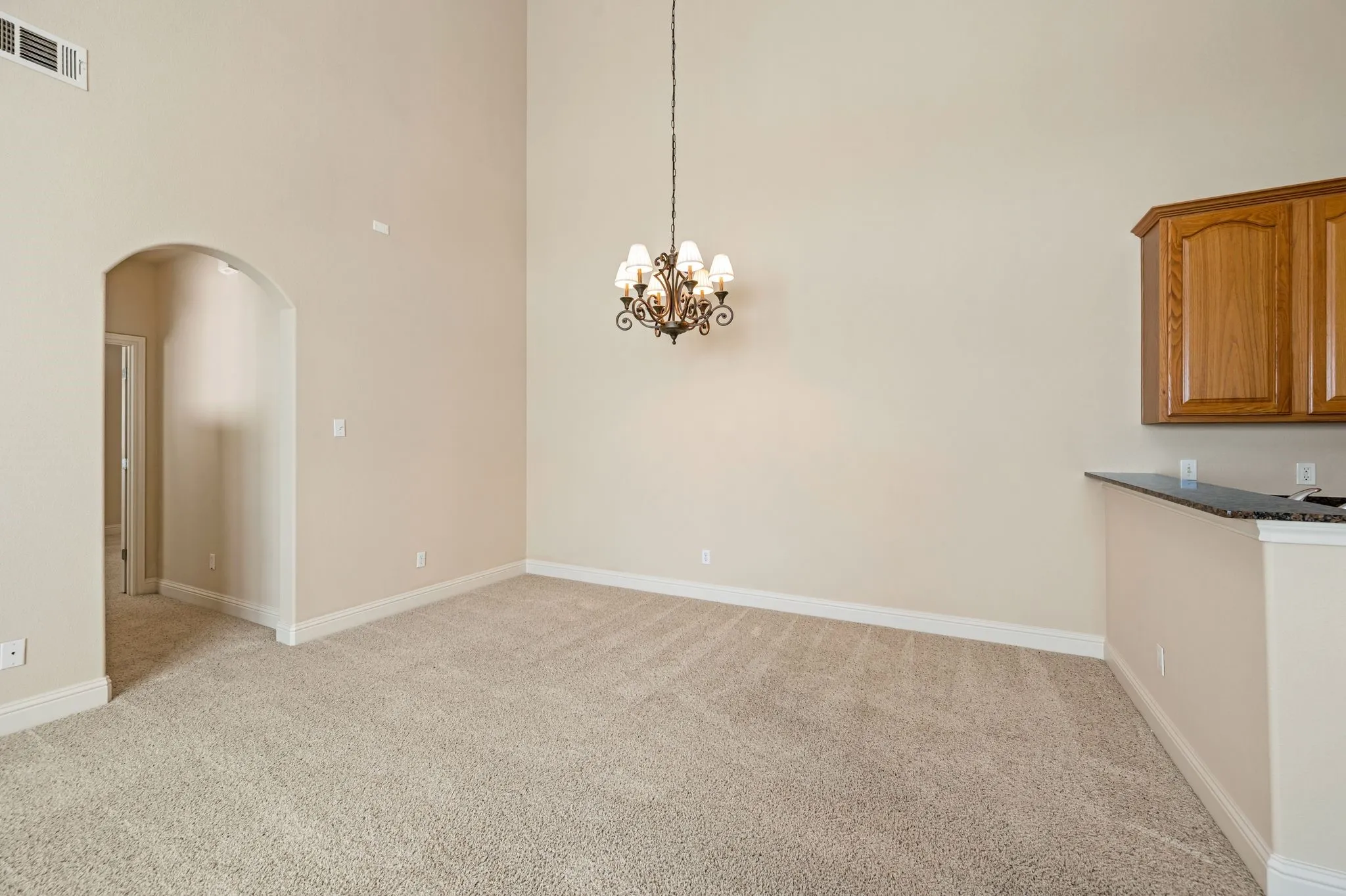 Single Family Residence For Sale in Tarrant County , 614 Rosemead Drive, Euless, Texas 76039, 2 Bedroom, 3 Bathroom, 2 Garage spaces, 1,661 Sqft, built in 2004, mls#21387959, Real Estate Agent in Euless, Homes For Sale in Tarrant county, Homes For Sale in Euless, Realtor in Euless Texas, Real Estate Brokerage Independent Realty Texas, Luminita Cordes Realtor