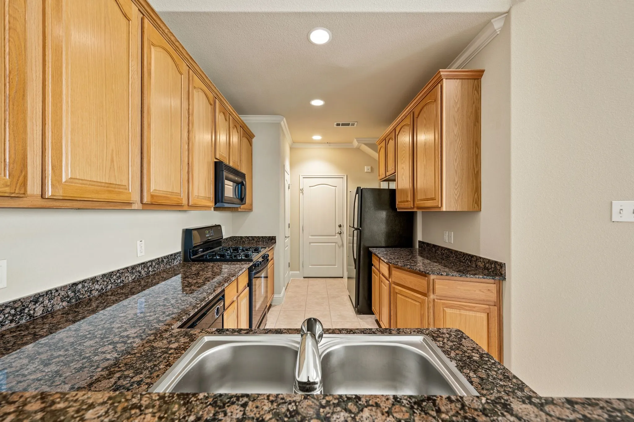 Single Family Residence For Sale in Tarrant County , 614 Rosemead Drive, Euless, Texas 76039, 2 Bedroom, 3 Bathroom, 2 Garage spaces, 1,661 Sqft, built in 2004, mls#21387959, Real Estate Agent in Euless, Homes For Sale in Tarrant county, Homes For Sale in Euless, Realtor in Euless Texas, Real Estate Brokerage Independent Realty Texas, Luminita Cordes Realtor