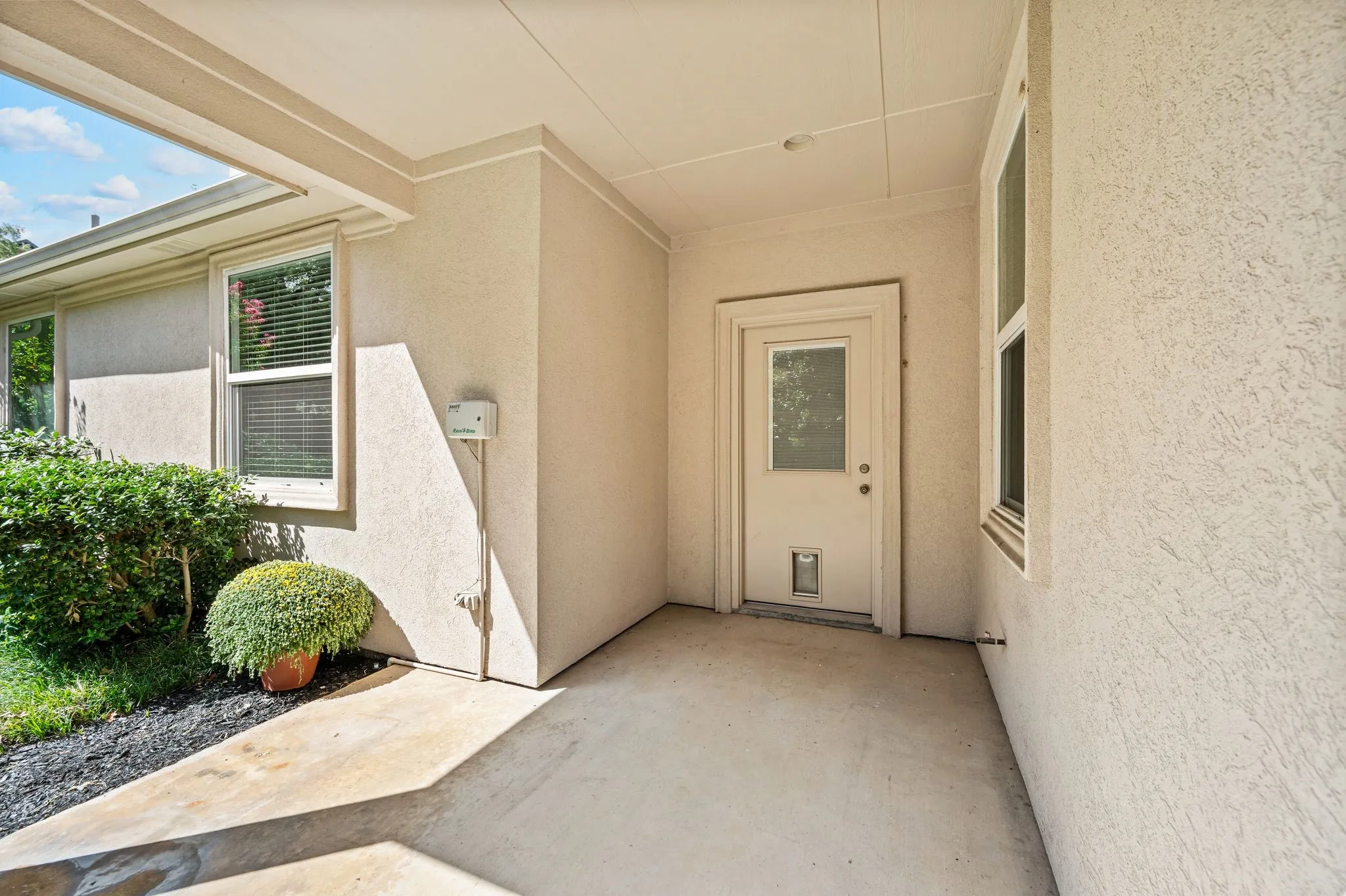 Single Family Residence For Sale in Tarrant County , 614 Rosemead Drive, Euless, Texas 76039, 2 Bedroom, 3 Bathroom, 2 Garage spaces, 1,661 Sqft, built in 2004, mls#21387959, Real Estate Agent in Euless, Homes For Sale in Tarrant county, Homes For Sale in Euless, Realtor in Euless Texas, Real Estate Brokerage Independent Realty Texas, Luminita Cordes Realtor