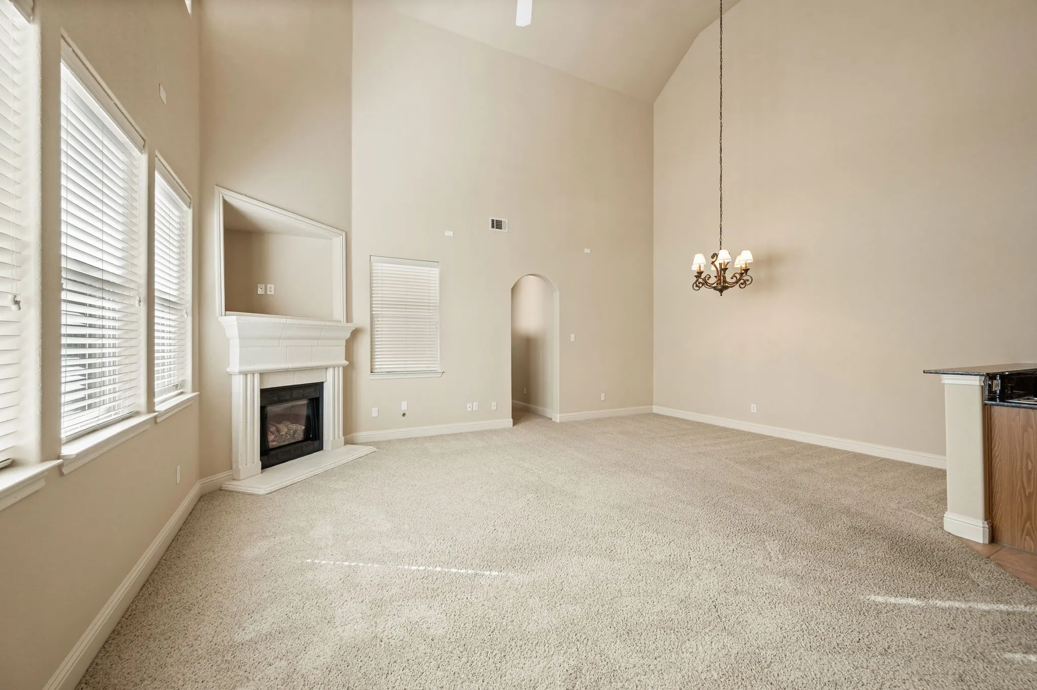 Single Family Residence For Sale in Tarrant County , 614 Rosemead Drive, Euless, Texas 76039, 2 Bedroom, 3 Bathroom, 2 Garage spaces, 1,661 Sqft, built in 2004, mls#21387959, Real Estate Agent in Euless, Homes For Sale in Tarrant county, Homes For Sale in Euless, Realtor in Euless Texas, Real Estate Brokerage Independent Realty Texas, Luminita Cordes Realtor