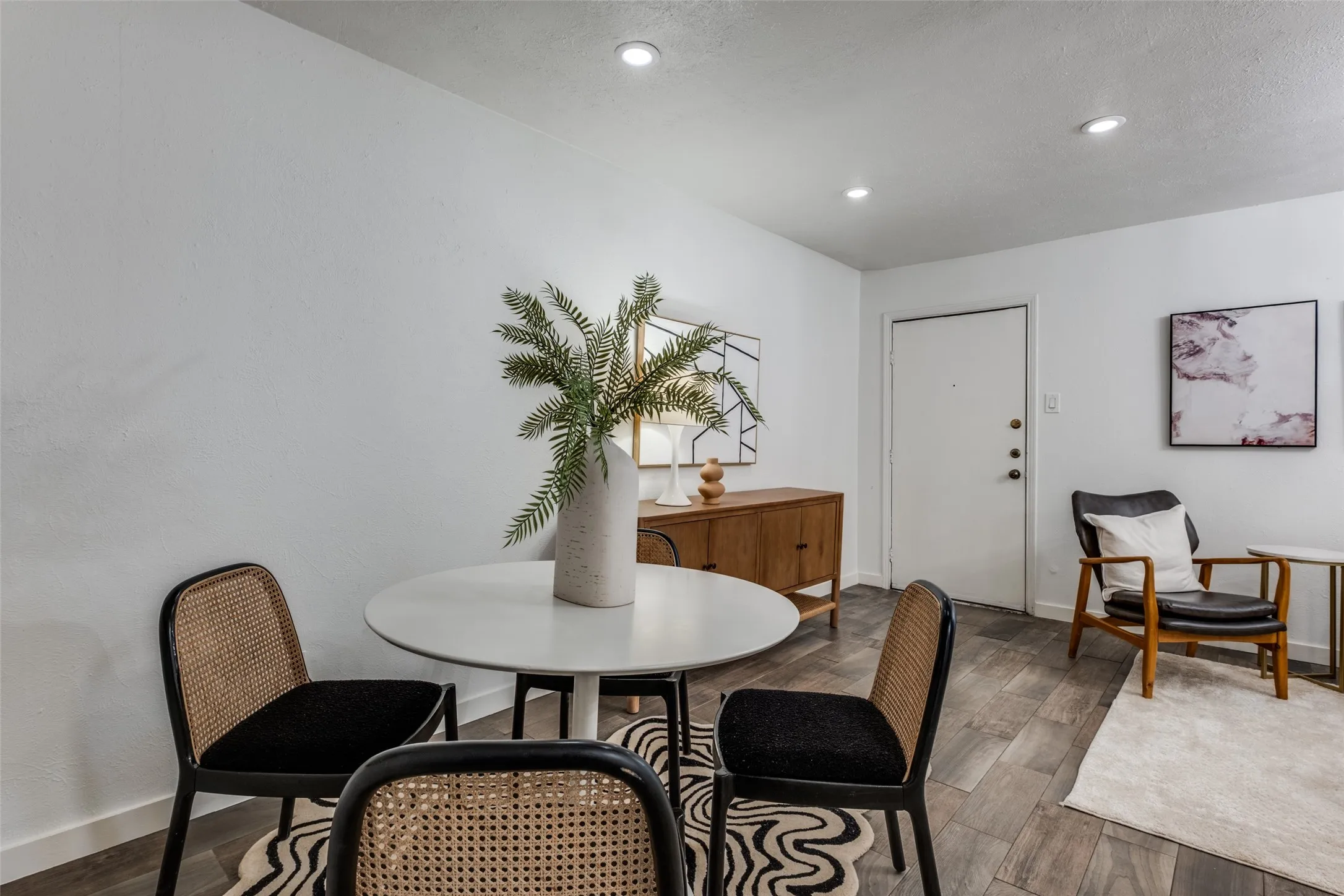 Condominium For Rent in Dallas County , 4525 Gilbert 204, Dallas, Texas 75219, 1 Bedroom, 1 Bathroom, Garage spaces, 471 Sqft, built in 1972, mls#21388405, Real Estate Agent in Dallas, Homes For Rent in Dallas county, Homes For Rent in Dallas, Realtor in Dallas Texas, Real Estate Brokerage Independent Realty Texas, Luminita Cordes Realtor