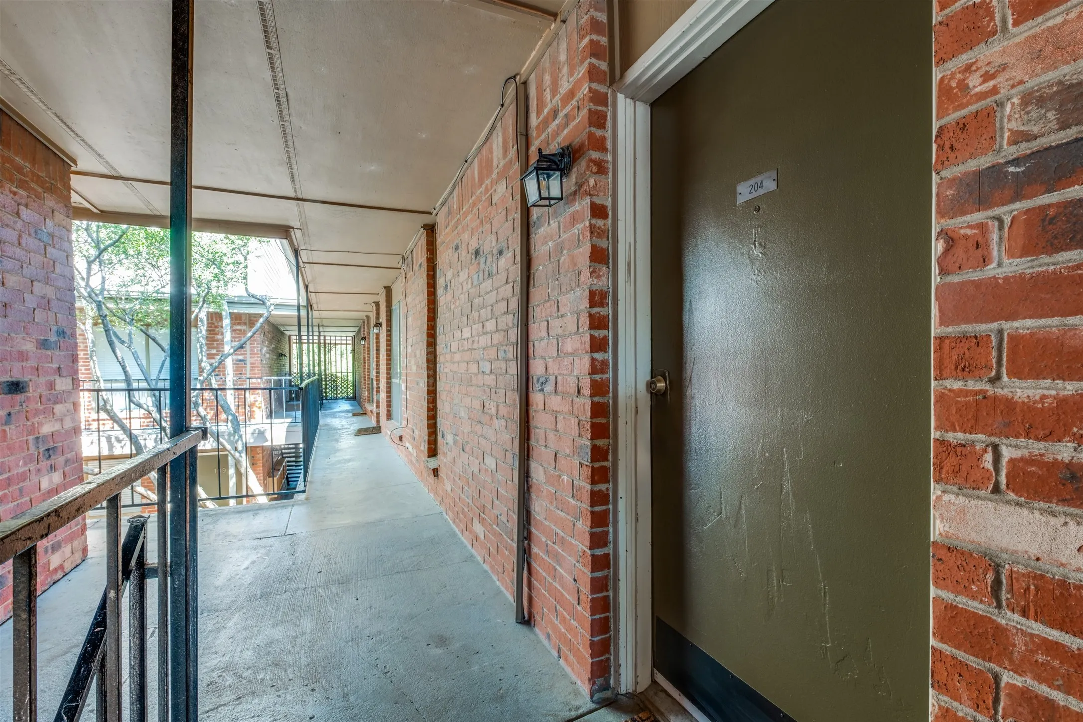Condominium For Rent in Dallas County , 4525 Gilbert 204, Dallas, Texas 75219, 1 Bedroom, 1 Bathroom, Garage spaces, 471 Sqft, built in 1972, mls#21388405, Real Estate Agent in Dallas, Homes For Rent in Dallas county, Homes For Rent in Dallas, Realtor in Dallas Texas, Real Estate Brokerage Independent Realty Texas, Luminita Cordes Realtor