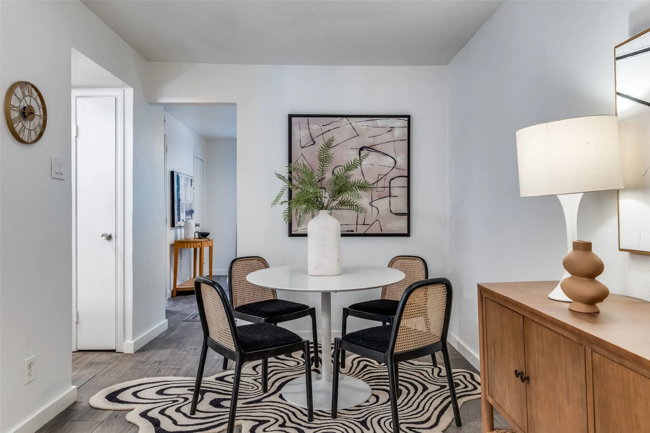 Condominium For Rent in Dallas County , 4525 Gilbert 204, Dallas, Texas 75219, 1 Bedroom, 1 Bathroom, Garage spaces, 471 Sqft, built in 1972, mls#21388405, Real Estate Agent in Dallas, Homes For Rent in Dallas county, Homes For Rent in Dallas, Realtor in Dallas Texas, Real Estate Brokerage Independent Realty Texas, Luminita Cordes Realtor