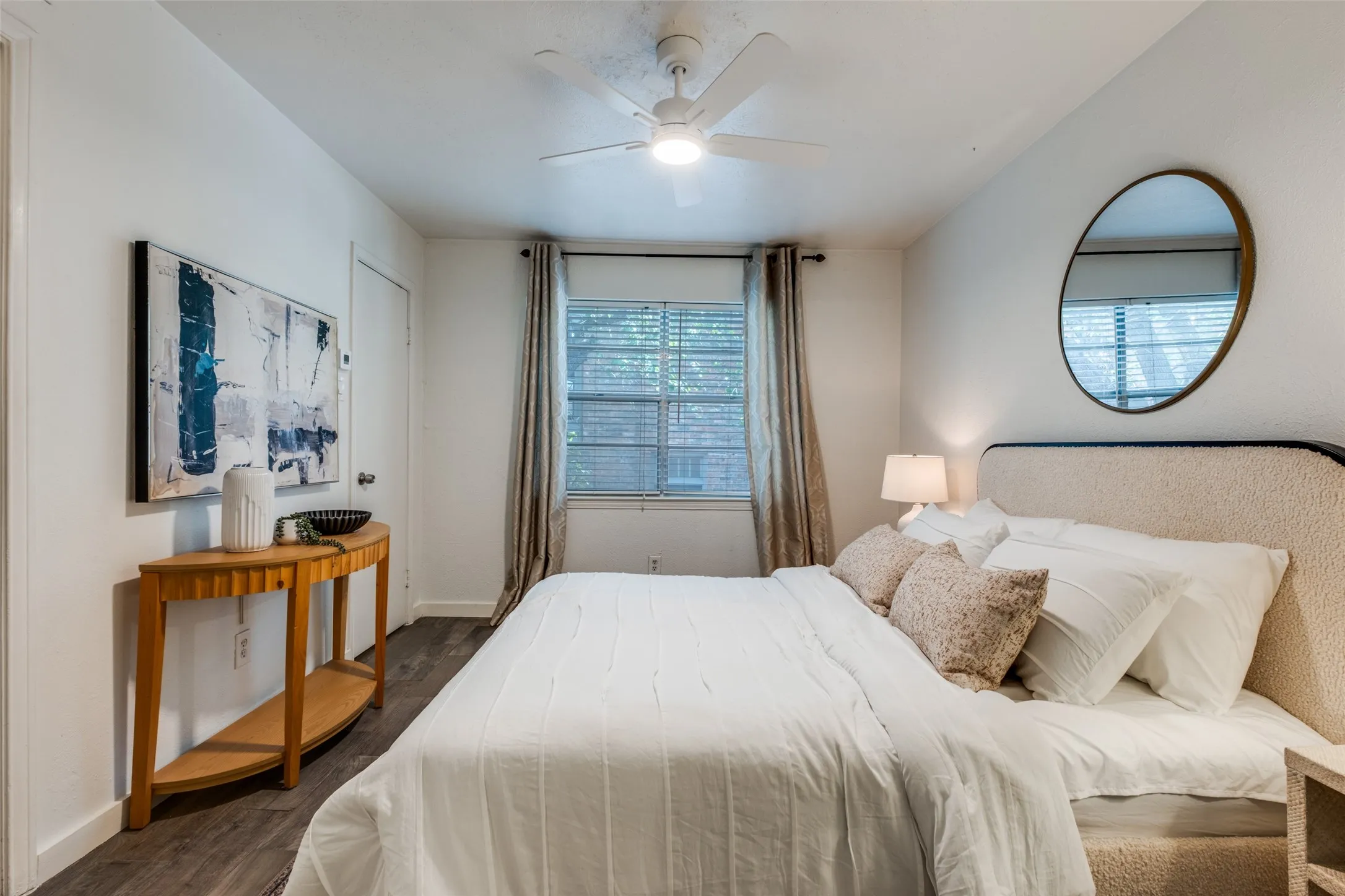 Condominium For Rent in Dallas County , 4525 Gilbert 204, Dallas, Texas 75219, 1 Bedroom, 1 Bathroom, Garage spaces, 471 Sqft, built in 1972, mls#21388405, Real Estate Agent in Dallas, Homes For Rent in Dallas county, Homes For Rent in Dallas, Realtor in Dallas Texas, Real Estate Brokerage Independent Realty Texas, Luminita Cordes Realtor