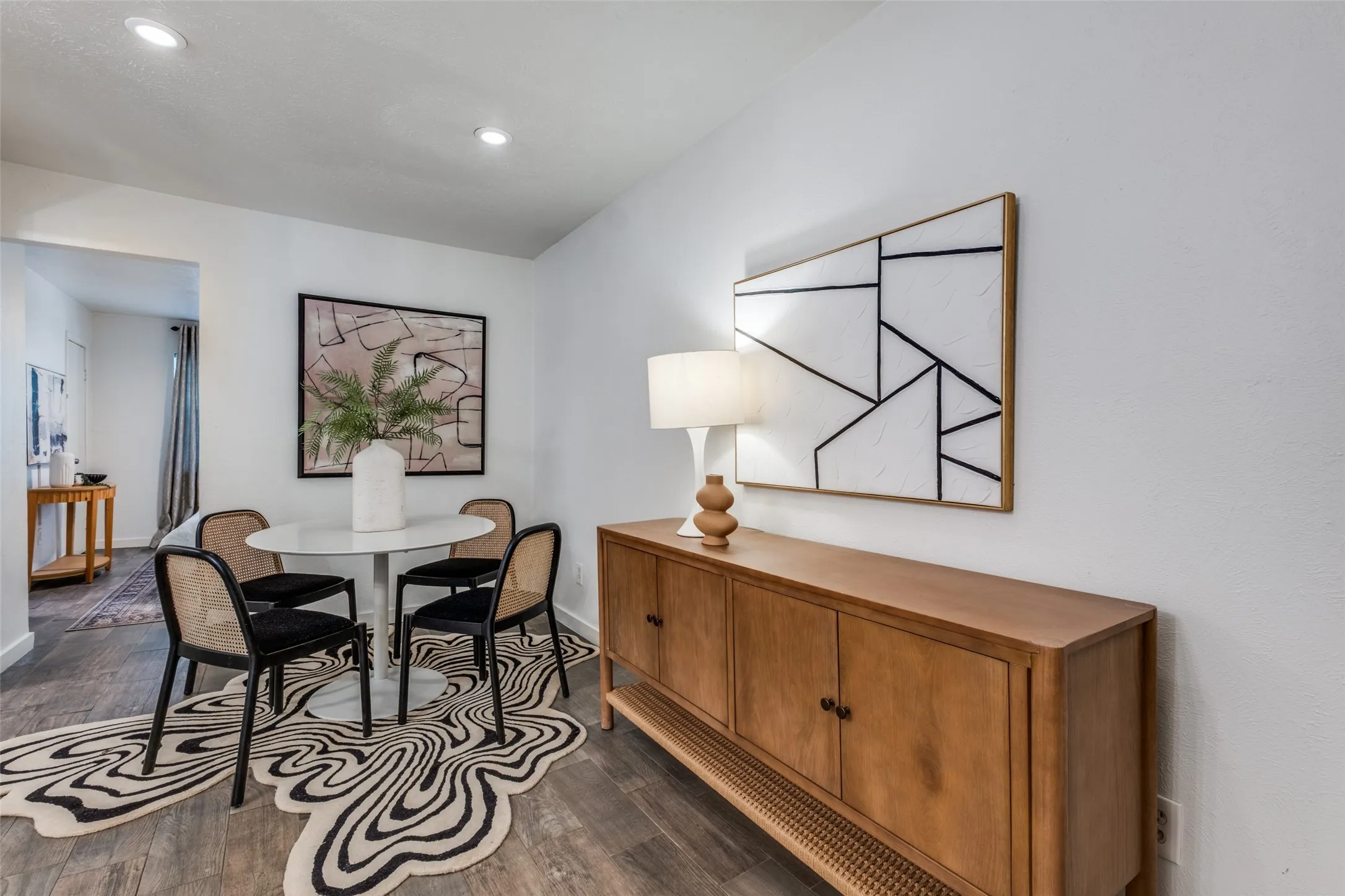 Condominium For Rent in Dallas County , 4525 Gilbert 204, Dallas, Texas 75219, 1 Bedroom, 1 Bathroom, Garage spaces, 471 Sqft, built in 1972, mls#21388405, Real Estate Agent in Dallas, Homes For Rent in Dallas county, Homes For Rent in Dallas, Realtor in Dallas Texas, Real Estate Brokerage Independent Realty Texas, Luminita Cordes Realtor