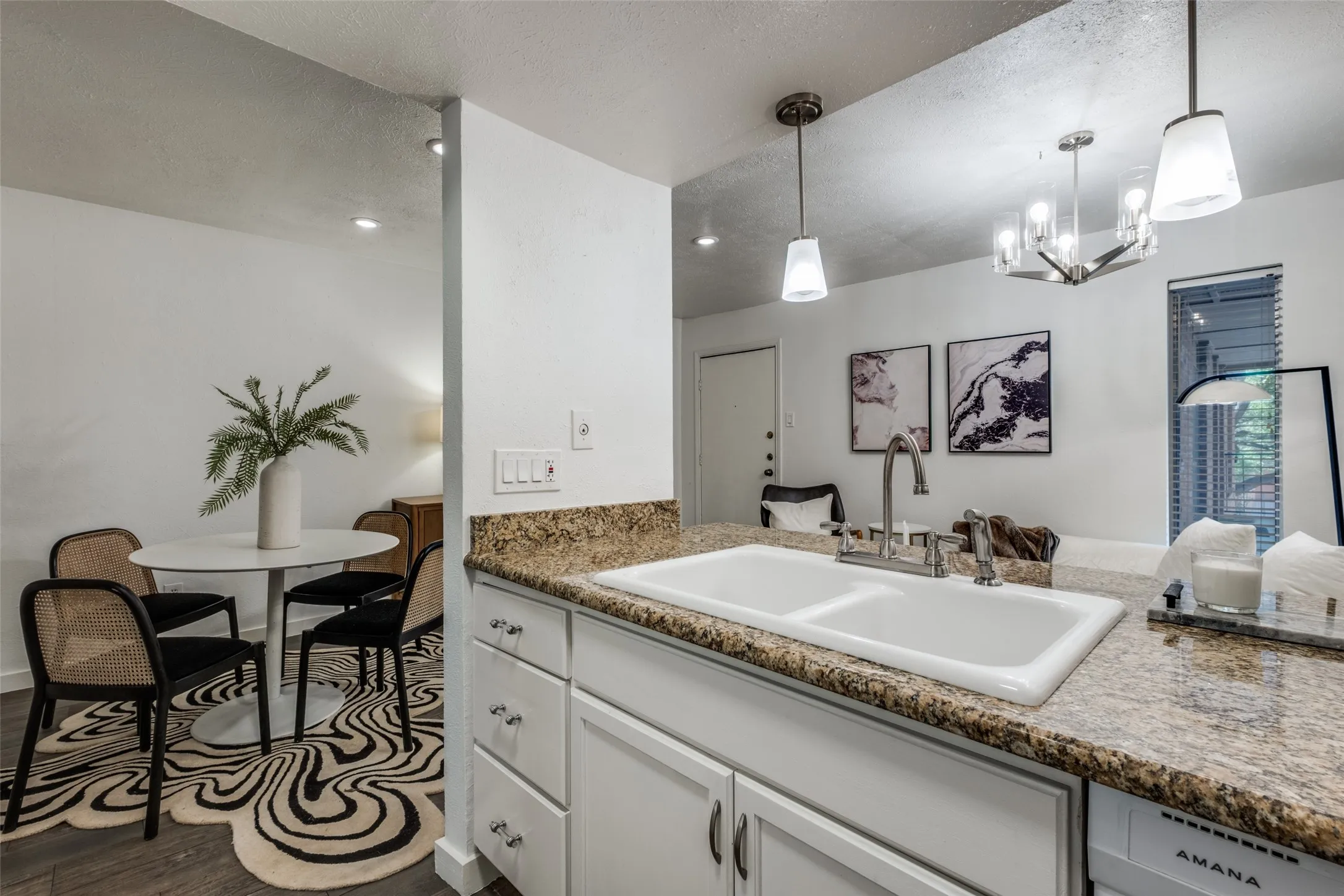 Condominium For Rent in Dallas County , 4525 Gilbert 204, Dallas, Texas 75219, 1 Bedroom, 1 Bathroom, Garage spaces, 471 Sqft, built in 1972, mls#21388405, Real Estate Agent in Dallas, Homes For Rent in Dallas county, Homes For Rent in Dallas, Realtor in Dallas Texas, Real Estate Brokerage Independent Realty Texas, Luminita Cordes Realtor