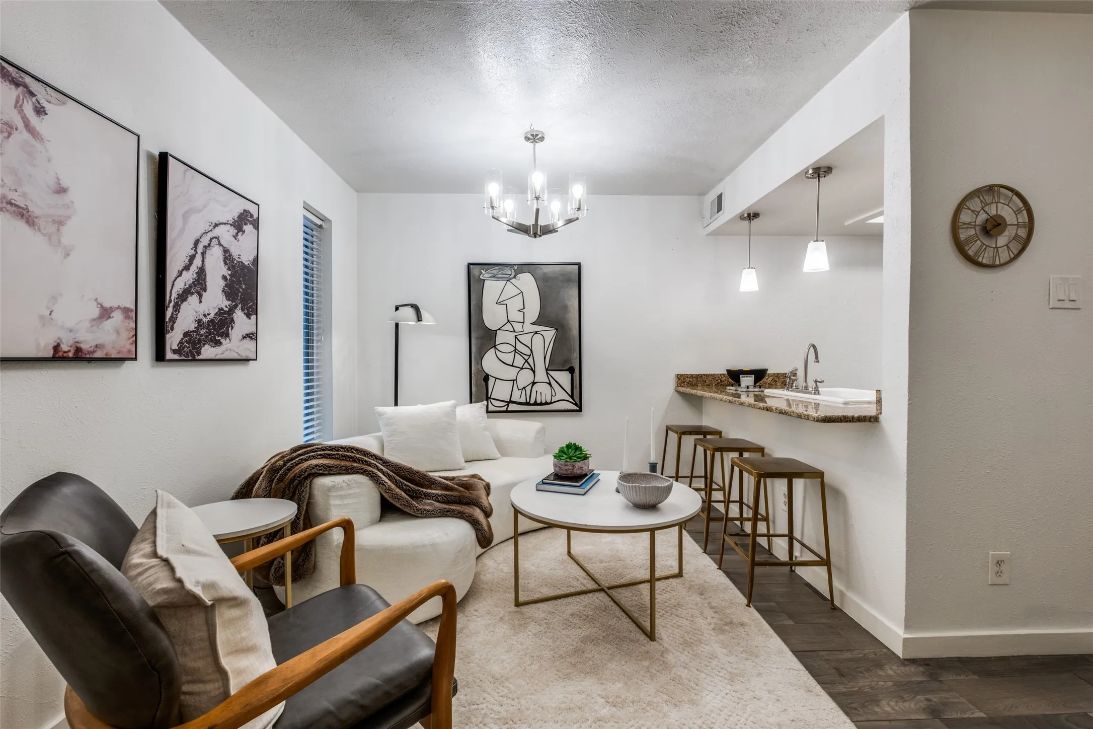Condominium For Rent in Dallas County , 4525 Gilbert 204, Dallas, Texas 75219, 1 Bedroom, 1 Bathroom, Garage spaces, 471 Sqft, built in 1972, mls#21388405, Real Estate Agent in Dallas, Homes For Rent in Dallas county, Homes For Rent in Dallas, Realtor in Dallas Texas, Real Estate Brokerage Independent Realty Texas, Luminita Cordes Realtor