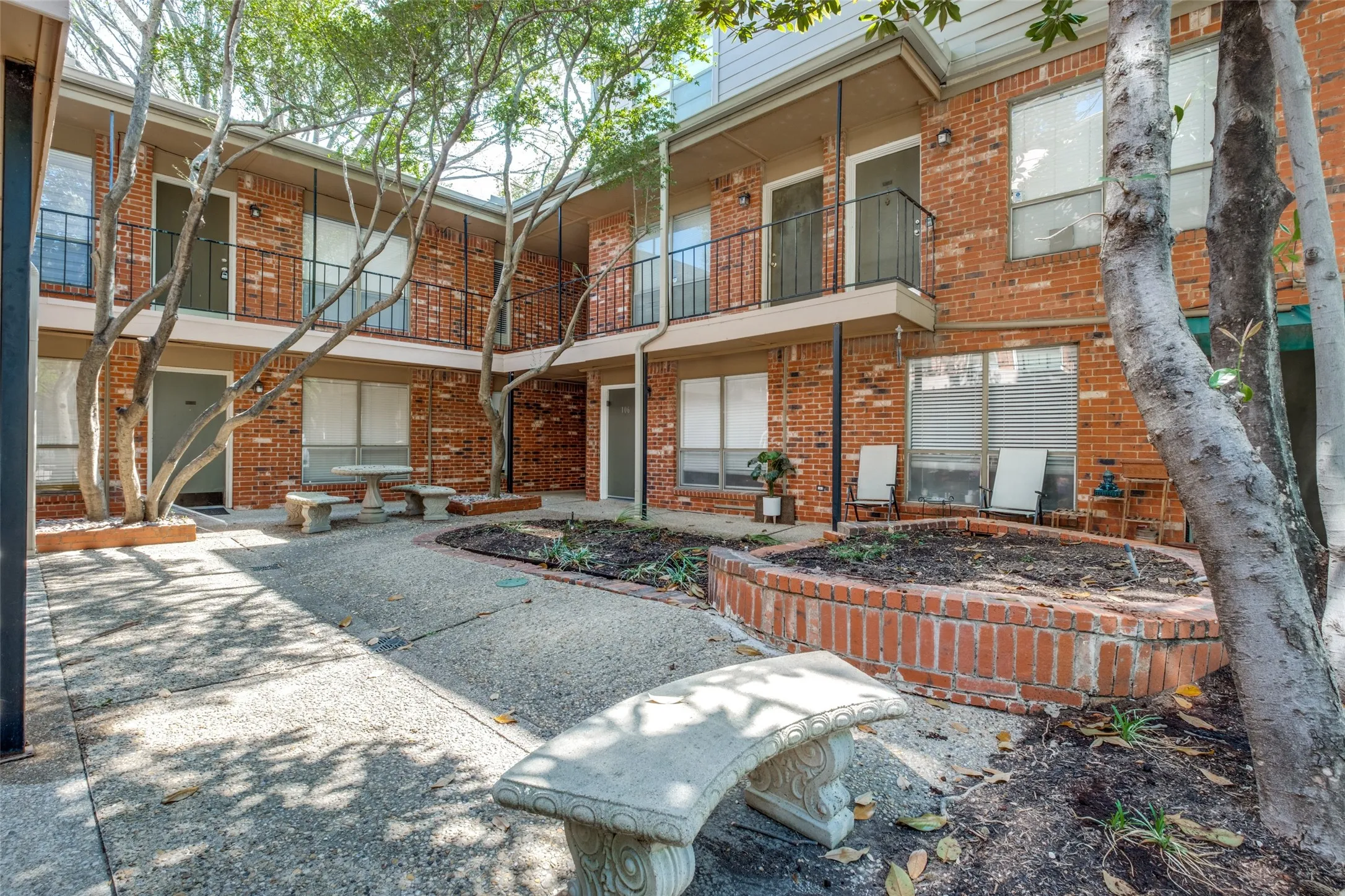 Condominium For Rent in Dallas County , 4525 Gilbert 204, Dallas, Texas 75219, 1 Bedroom, 1 Bathroom, Garage spaces, 471 Sqft, built in 1972, mls#21388405, Real Estate Agent in Dallas, Homes For Rent in Dallas county, Homes For Rent in Dallas, Realtor in Dallas Texas, Real Estate Brokerage Independent Realty Texas, Luminita Cordes Realtor