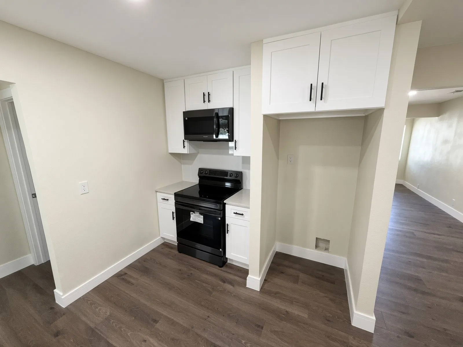 Single Family Residence For Sale in Dallas County , 1205 Oak Street, Grand Prairie, Texas 75050, 3 Bedroom, 2 Bathroom, Garage spaces, 1,169 Sqft, built in 1942, mls#21388170, Real Estate Agent in Grand Prairie, Homes For Sale in Dallas county, Homes For Sale in Grand Prairie, Realtor in Grand Prairie Texas, Real Estate Brokerage Independent Realty Texas, Luminita Cordes Realtor