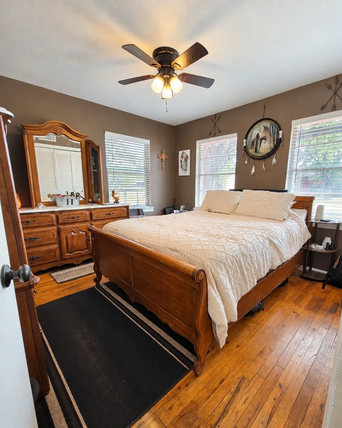 Single Family Residence For Sale in Parker County , 800 Kerry Lane, Azle, Texas 76020, 3 Bedroom, 2 Bathroom, 2 Garage spaces, 1,400 Sqft, built in 1961, mls#21387651, Real Estate Agent in Azle, Homes For Sale in Parker county, Homes For Sale in Azle, Realtor in Azle Texas, Real Estate Brokerage Independent Realty Texas, Luminita Cordes Realtor