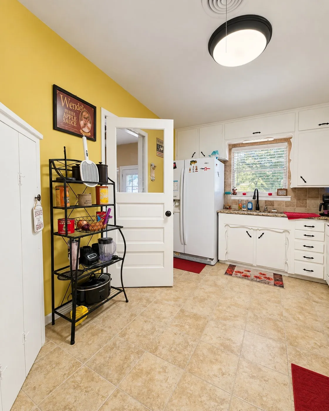 Single Family Residence For Sale in Parker County , 800 Kerry Lane, Azle, Texas 76020, 3 Bedroom, 2 Bathroom, 2 Garage spaces, 1,400 Sqft, built in 1961, mls#21387651, Real Estate Agent in Azle, Homes For Sale in Parker county, Homes For Sale in Azle, Realtor in Azle Texas, Real Estate Brokerage Independent Realty Texas, Luminita Cordes Realtor