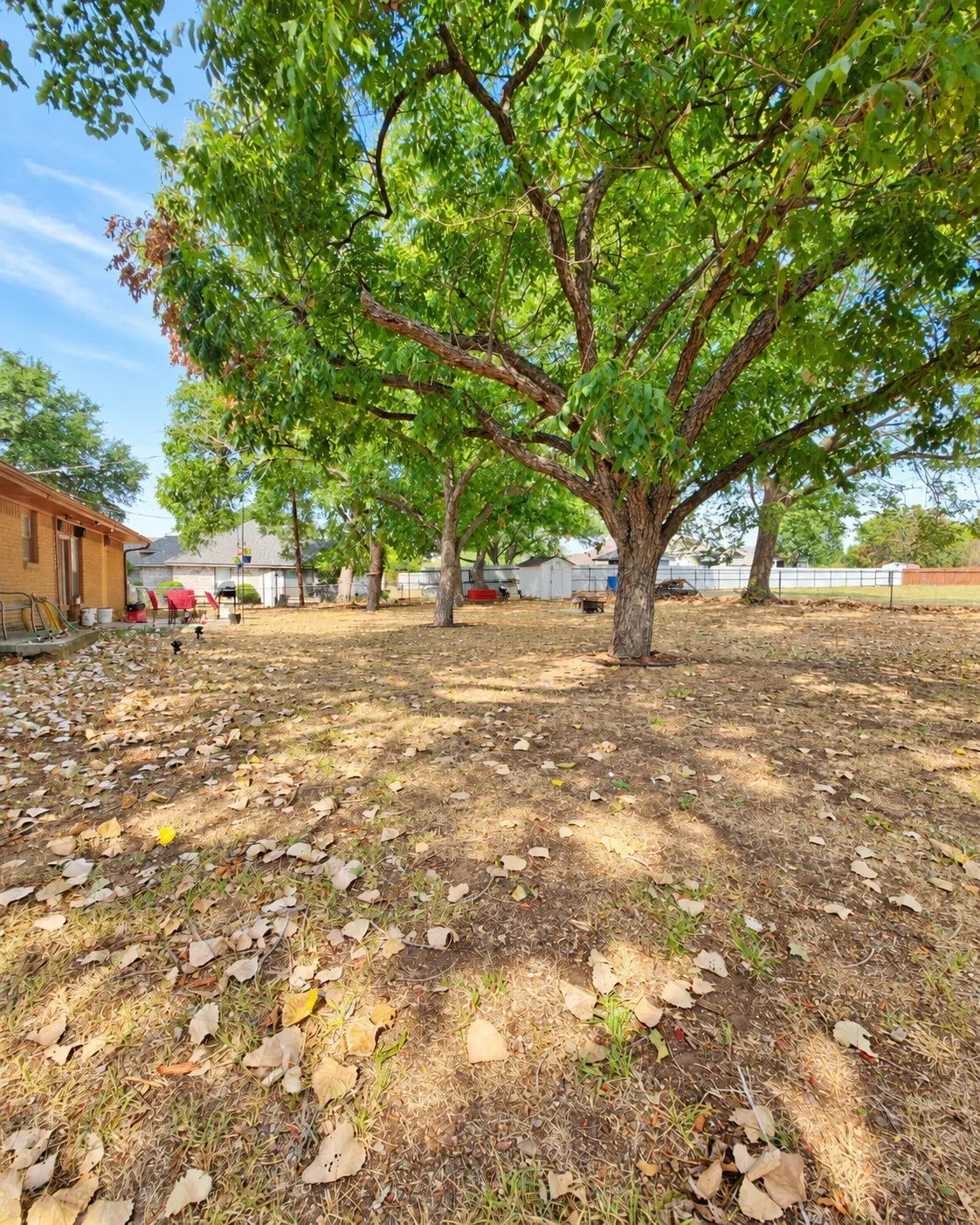 Single Family Residence For Sale in Parker County , 800 Kerry Lane, Azle, Texas 76020, 3 Bedroom, 2 Bathroom, 2 Garage spaces, 1,400 Sqft, built in 1961, mls#21387651, Real Estate Agent in Azle, Homes For Sale in Parker county, Homes For Sale in Azle, Realtor in Azle Texas, Real Estate Brokerage Independent Realty Texas, Luminita Cordes Realtor