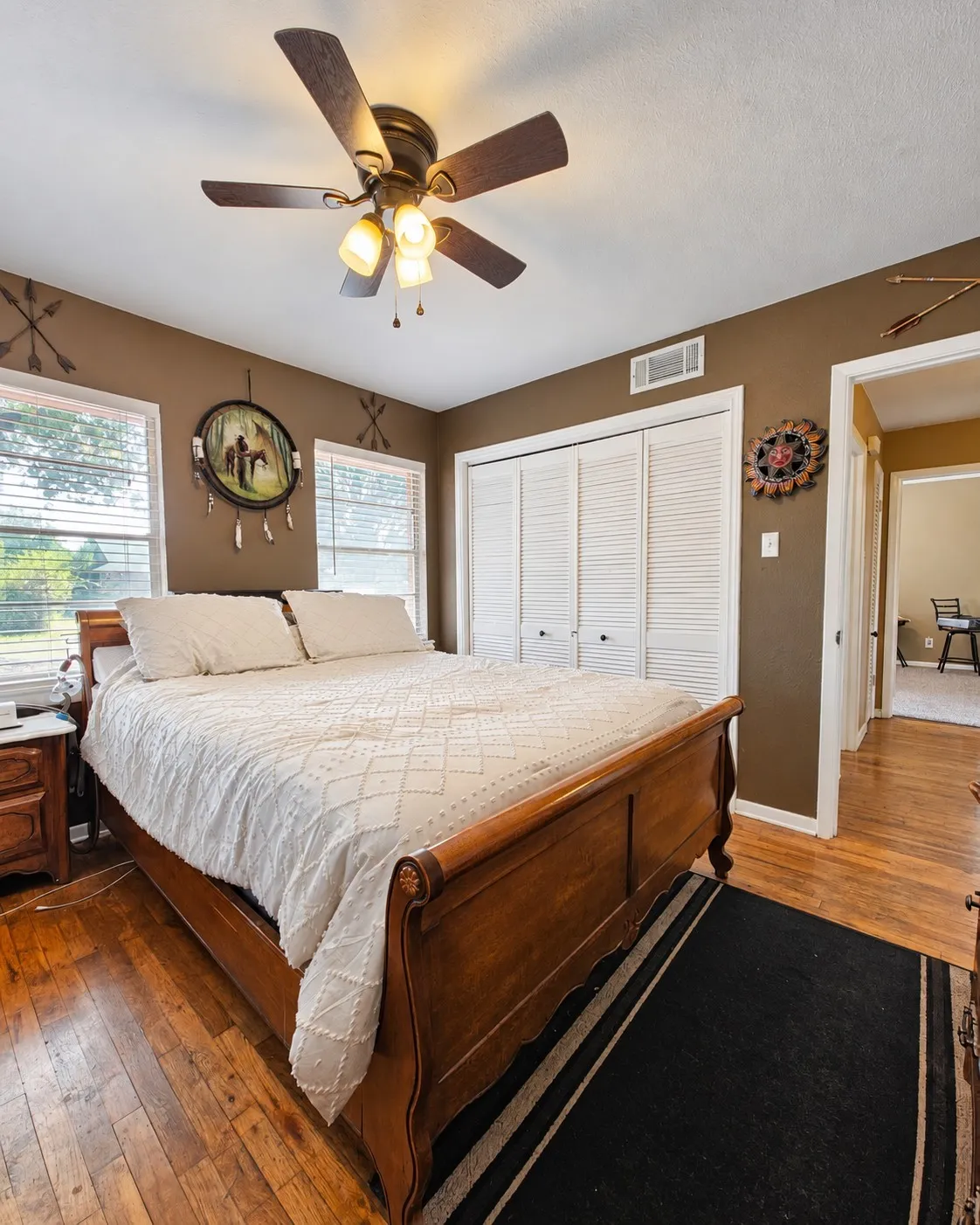 Single Family Residence For Sale in Parker County , 800 Kerry Lane, Azle, Texas 76020, 3 Bedroom, 2 Bathroom, 2 Garage spaces, 1,400 Sqft, built in 1961, mls#21387651, Real Estate Agent in Azle, Homes For Sale in Parker county, Homes For Sale in Azle, Realtor in Azle Texas, Real Estate Brokerage Independent Realty Texas, Luminita Cordes Realtor