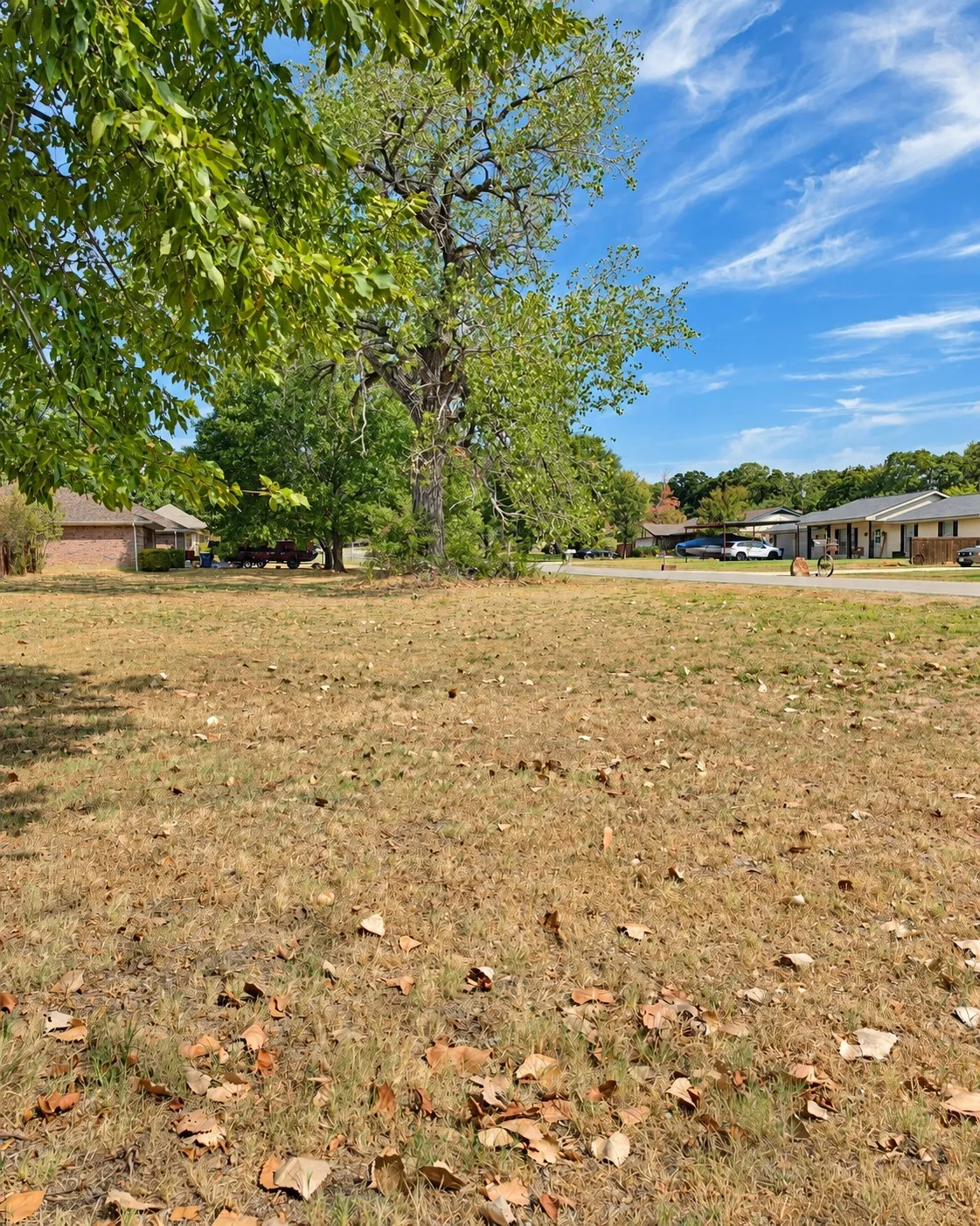 Single Family Residence For Sale in Parker County , 800 Kerry Lane, Azle, Texas 76020, 3 Bedroom, 2 Bathroom, 2 Garage spaces, 1,400 Sqft, built in 1961, mls#21387651, Real Estate Agent in Azle, Homes For Sale in Parker county, Homes For Sale in Azle, Realtor in Azle Texas, Real Estate Brokerage Independent Realty Texas, Luminita Cordes Realtor