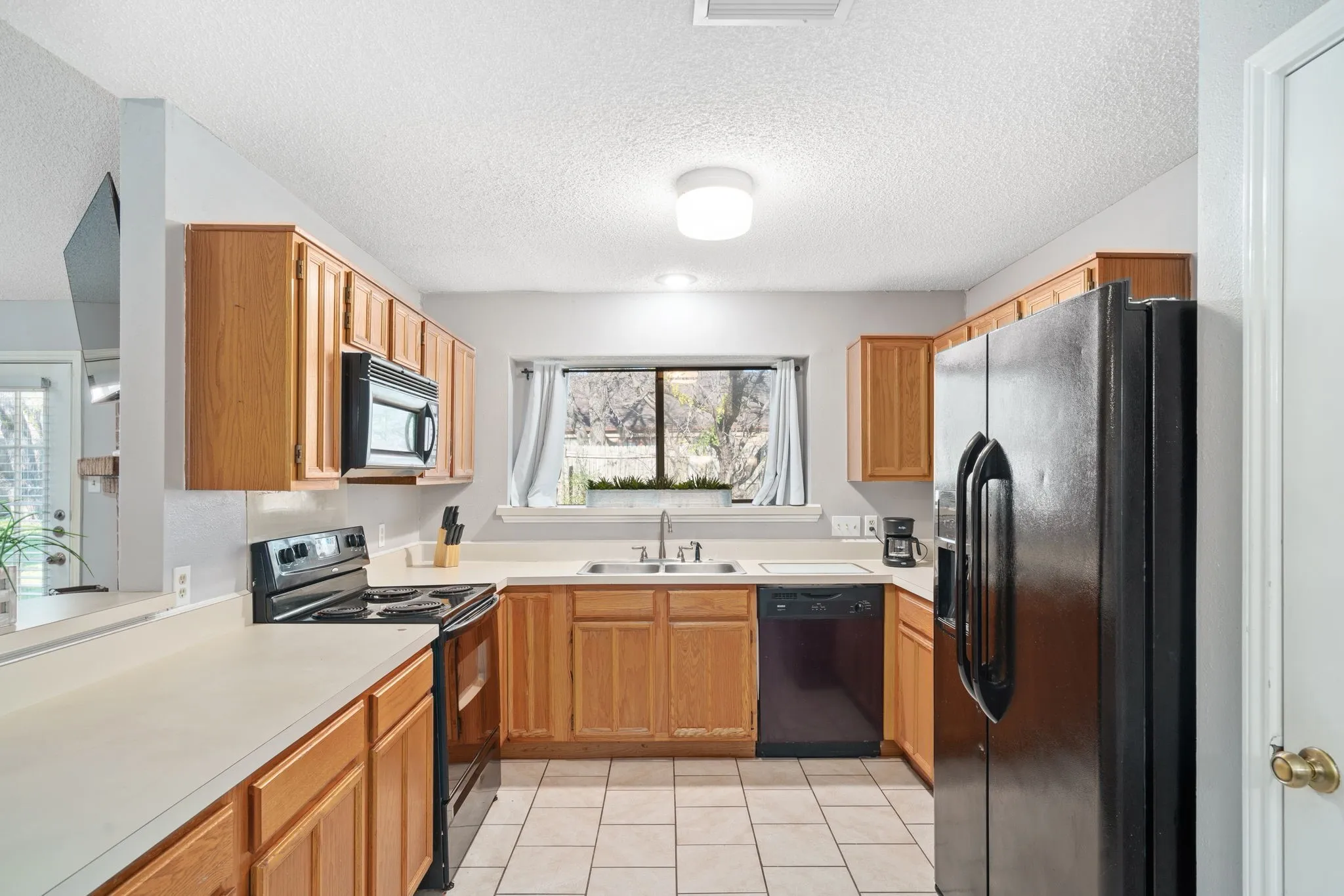 Single Family Residence For Rent in Dallas County , 2334 Dartmouth Drive, Grand Prairie, Texas 75052, 3 Bedroom, 2 Bathroom, 2 Garage spaces, 1,455 Sqft, built in 1985, mls#21387952, Real Estate Agent in Grand Prairie, Homes For Rent in Dallas county, Homes For Rent in Grand Prairie, Realtor in Grand Prairie Texas, Real Estate Brokerage Independent Realty Texas, Luminita Cordes Realtor