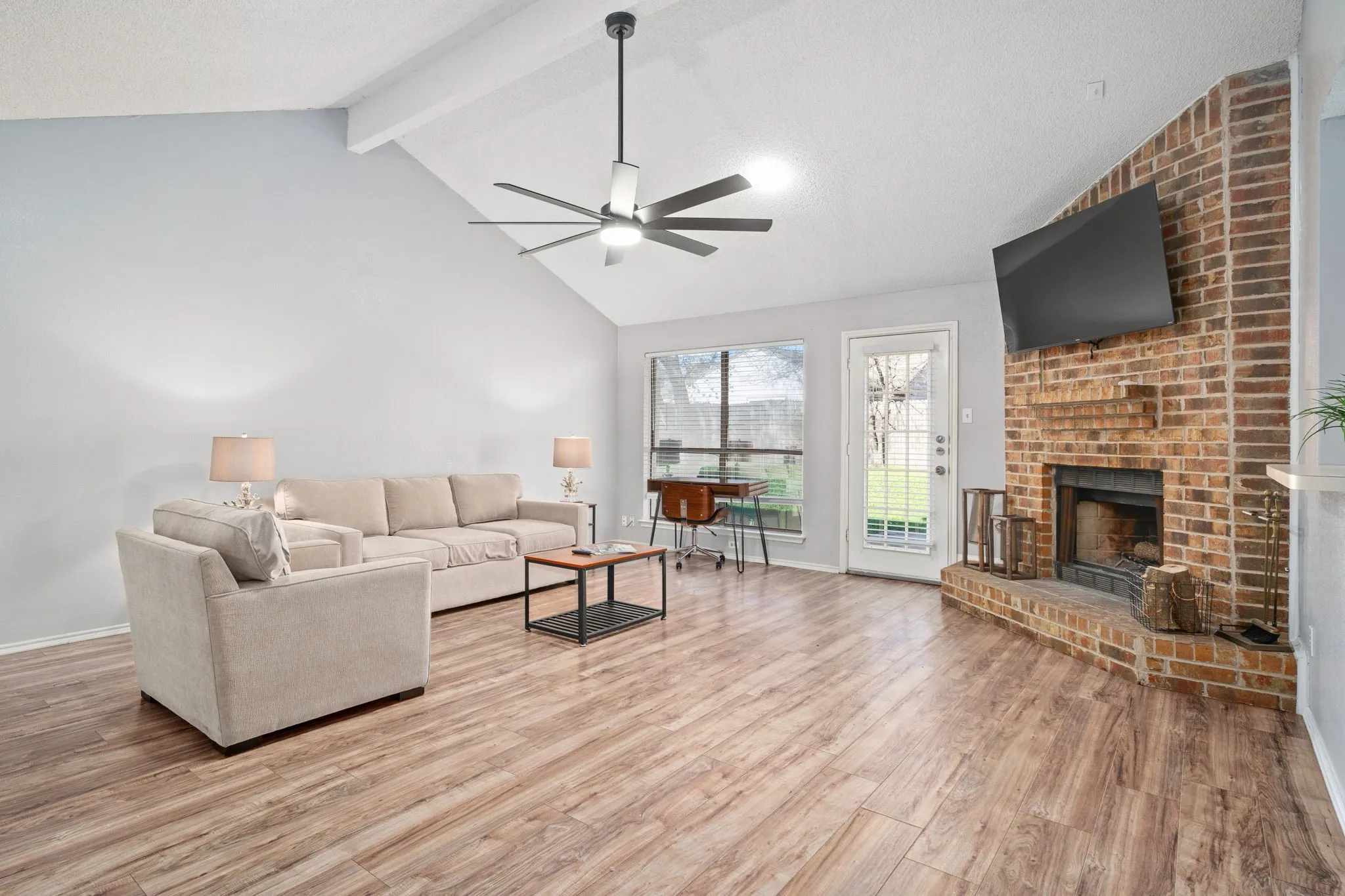 Single Family Residence For Rent in Dallas County , 2334 Dartmouth Drive, Grand Prairie, Texas 75052, 3 Bedroom, 2 Bathroom, 2 Garage spaces, 1,455 Sqft, built in 1985, mls#21387952, Real Estate Agent in Grand Prairie, Homes For Rent in Dallas county, Homes For Rent in Grand Prairie, Realtor in Grand Prairie Texas, Real Estate Brokerage Independent Realty Texas, Luminita Cordes Realtor
