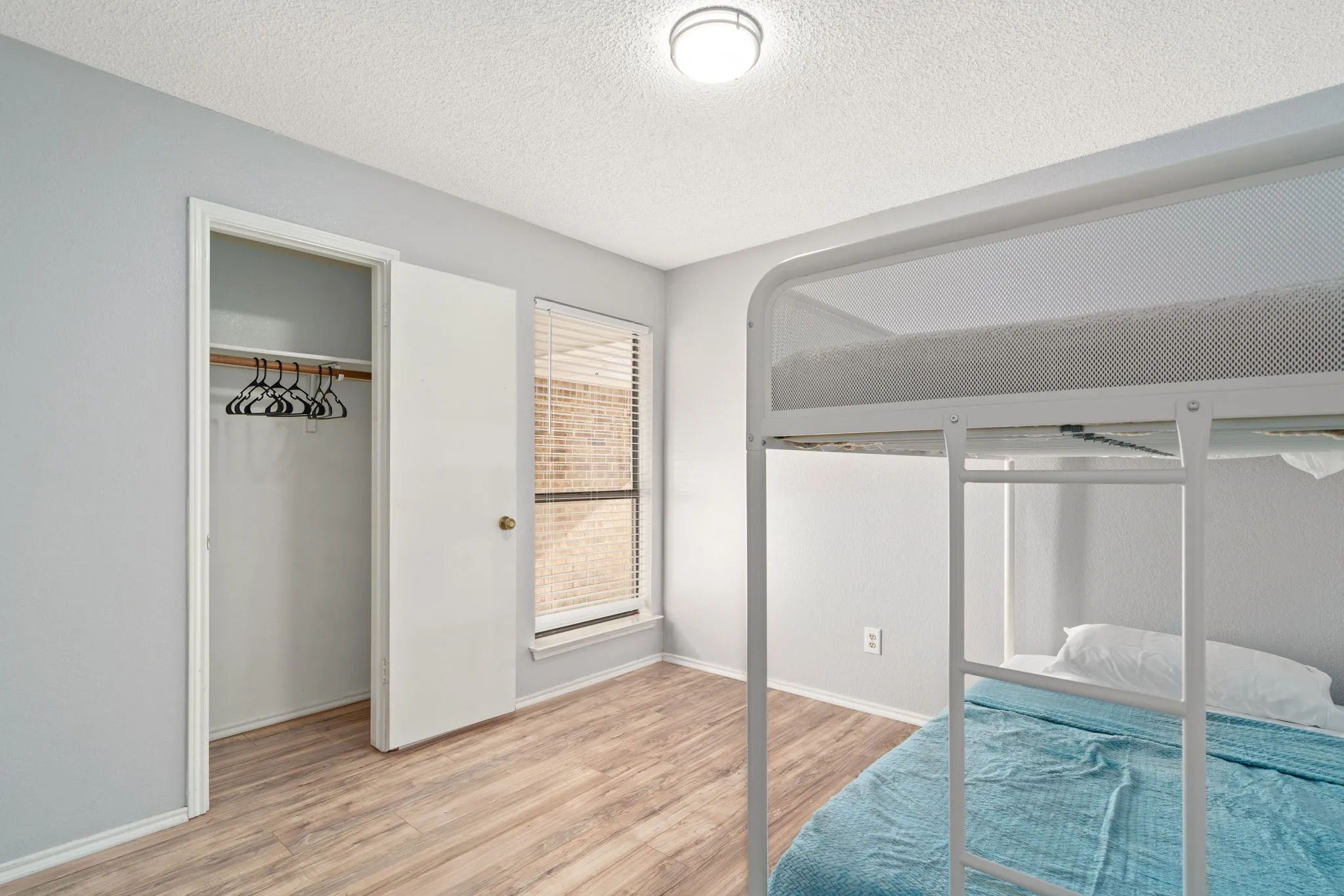 Single Family Residence For Rent in Dallas County , 2334 Dartmouth Drive, Grand Prairie, Texas 75052, 3 Bedroom, 2 Bathroom, 2 Garage spaces, 1,455 Sqft, built in 1985, mls#21387952, Real Estate Agent in Grand Prairie, Homes For Rent in Dallas county, Homes For Rent in Grand Prairie, Realtor in Grand Prairie Texas, Real Estate Brokerage Independent Realty Texas, Luminita Cordes Realtor