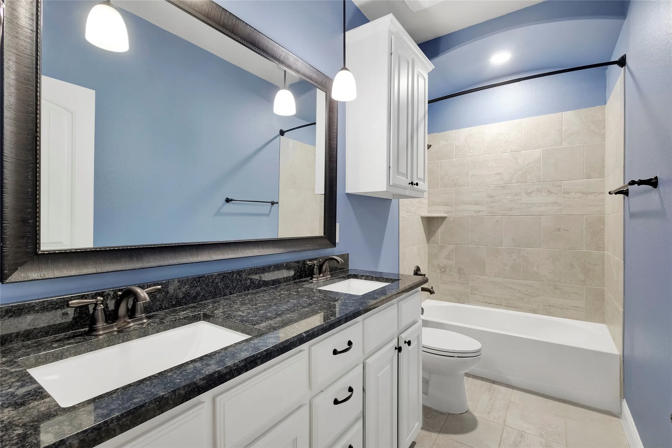 Single Family Residence For Sale in Collin County , 341 Amber Lane, Nevada, Texas 75173, 4 Bedroom, 3 Bathroom, 3 Garage spaces, 2,655 Sqft, built in 2016, mls#21388219, Real Estate Agent in Nevada, Homes For Sale in Collin county, Homes For Sale in Nevada, Realtor in Nevada Texas, Real Estate Brokerage Independent Realty Texas, Luminita Cordes Realtor