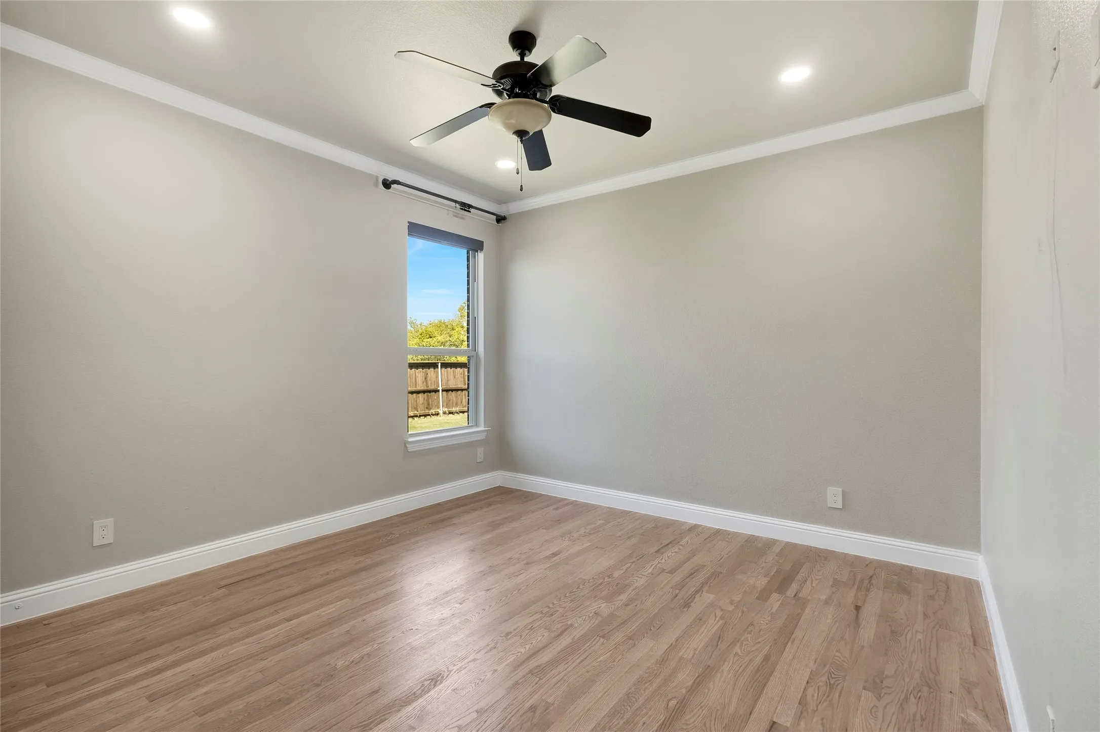 Single Family Residence For Sale in Collin County , 341 Amber Lane, Nevada, Texas 75173, 4 Bedroom, 3 Bathroom, 3 Garage spaces, 2,655 Sqft, built in 2016, mls#21388219, Real Estate Agent in Nevada, Homes For Sale in Collin county, Homes For Sale in Nevada, Realtor in Nevada Texas, Real Estate Brokerage Independent Realty Texas, Luminita Cordes Realtor
