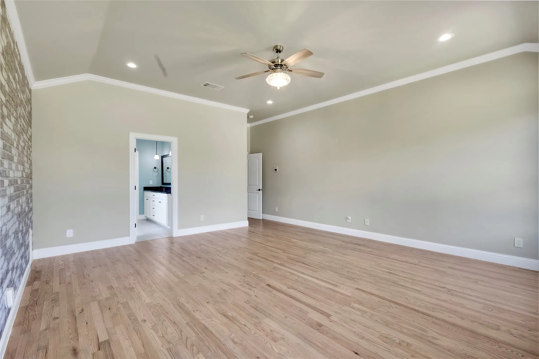 Single Family Residence For Sale in Collin County , 341 Amber Lane, Nevada, Texas 75173, 4 Bedroom, 3 Bathroom, 3 Garage spaces, 2,655 Sqft, built in 2016, mls#21388219, Real Estate Agent in Nevada, Homes For Sale in Collin county, Homes For Sale in Nevada, Realtor in Nevada Texas, Real Estate Brokerage Independent Realty Texas, Luminita Cordes Realtor