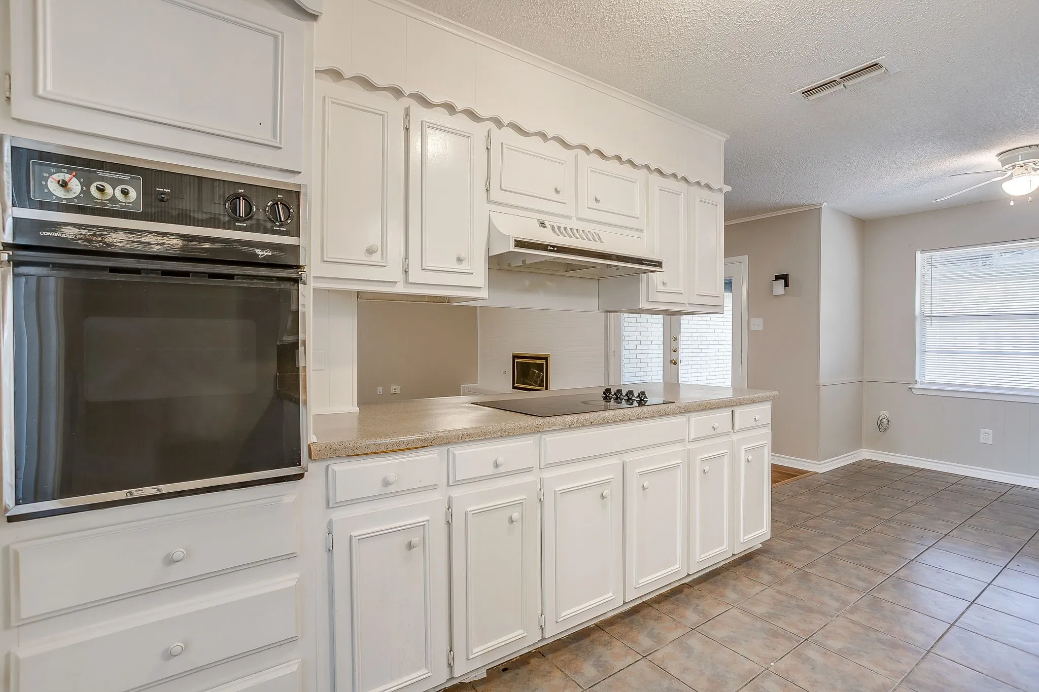 Single Family Residence For Rent in Tarrant County , 6528 Winifred Drive, Fort Worth, Texas 76133, 4 Bedroom, 2 Bathroom, 2 Garage spaces, 2,080 Sqft, built in 1969, mls#21378944, Real Estate Agent in Fort Worth, Homes For Rent in Tarrant county, Homes For Rent in Fort Worth, Realtor in Fort Worth Texas, Real Estate Brokerage Independent Realty Texas, Luminita Cordes Realtor
