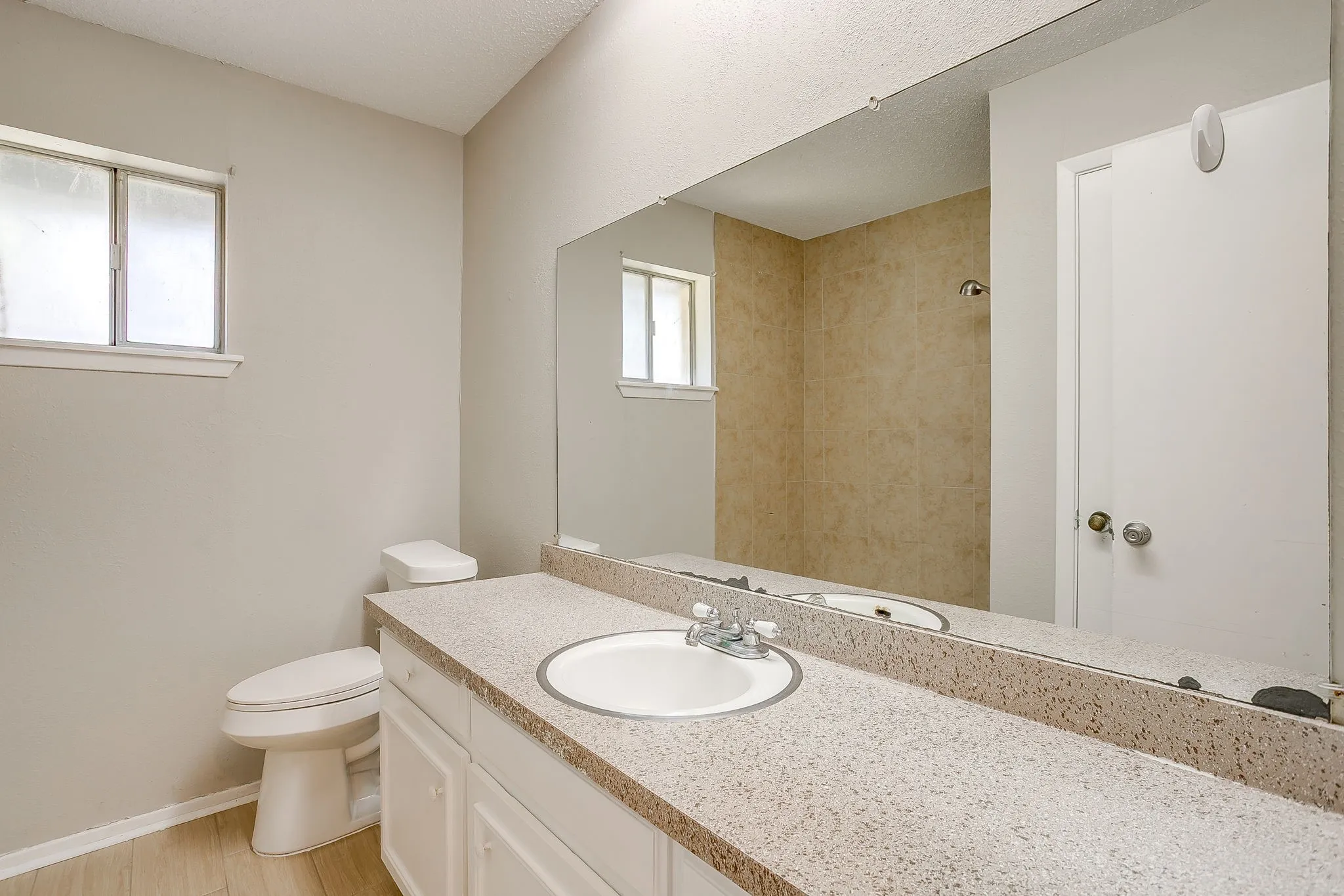 Single Family Residence For Rent in Tarrant County , 6528 Winifred Drive, Fort Worth, Texas 76133, 4 Bedroom, 2 Bathroom, 2 Garage spaces, 2,080 Sqft, built in 1969, mls#21378944, Real Estate Agent in Fort Worth, Homes For Rent in Tarrant county, Homes For Rent in Fort Worth, Realtor in Fort Worth Texas, Real Estate Brokerage Independent Realty Texas, Luminita Cordes Realtor