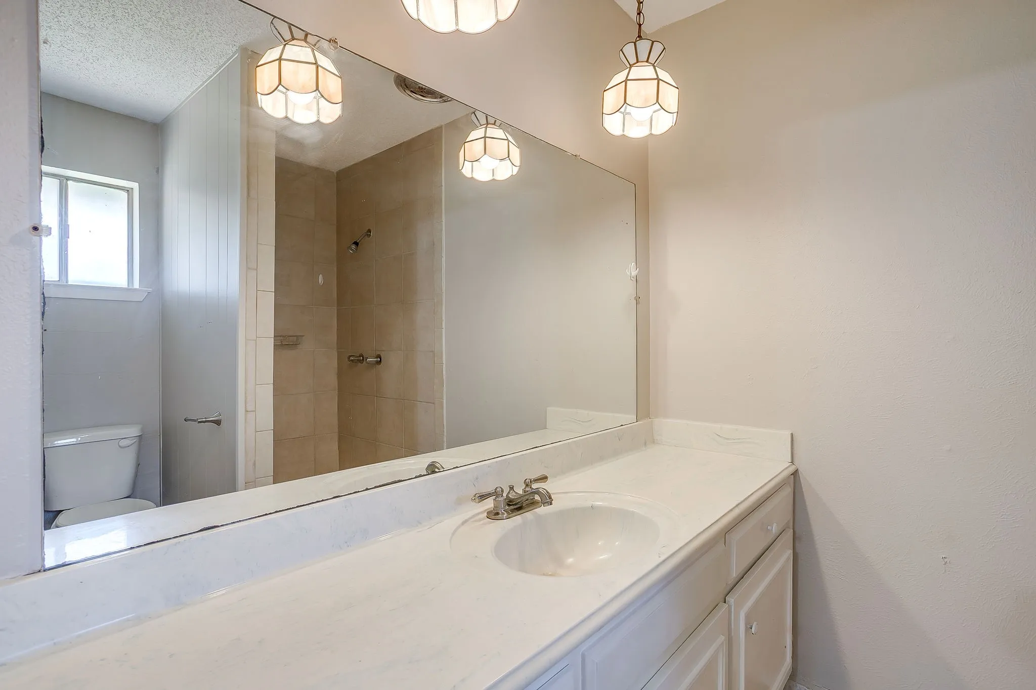Single Family Residence For Rent in Tarrant County , 6528 Winifred Drive, Fort Worth, Texas 76133, 4 Bedroom, 2 Bathroom, 2 Garage spaces, 2,080 Sqft, built in 1969, mls#21378944, Real Estate Agent in Fort Worth, Homes For Rent in Tarrant county, Homes For Rent in Fort Worth, Realtor in Fort Worth Texas, Real Estate Brokerage Independent Realty Texas, Luminita Cordes Realtor
