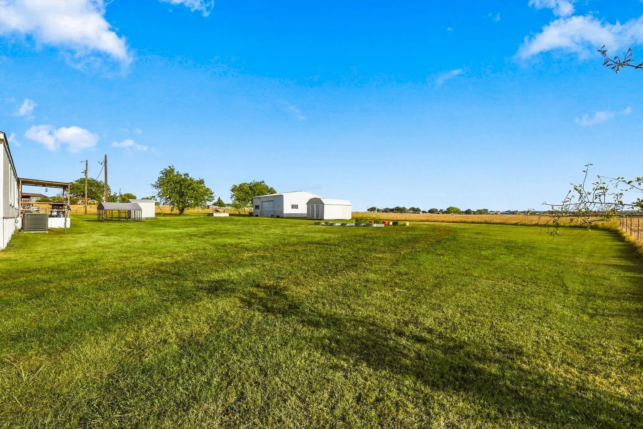 Manufactured Home For Sale in Cooke County , 934 Elm Grove Road, Valley View, Texas 76272, 3 Bedroom, 2 Bathroom, Garage spaces, 1,280 Sqft, built in 1995, mls#21387938, Real Estate Agent in Valley View, Homes For Sale in Cooke county, Homes For Sale in Valley View, Realtor in Valley View Texas, Real Estate Brokerage Independent Realty Texas, Luminita Cordes Realtor