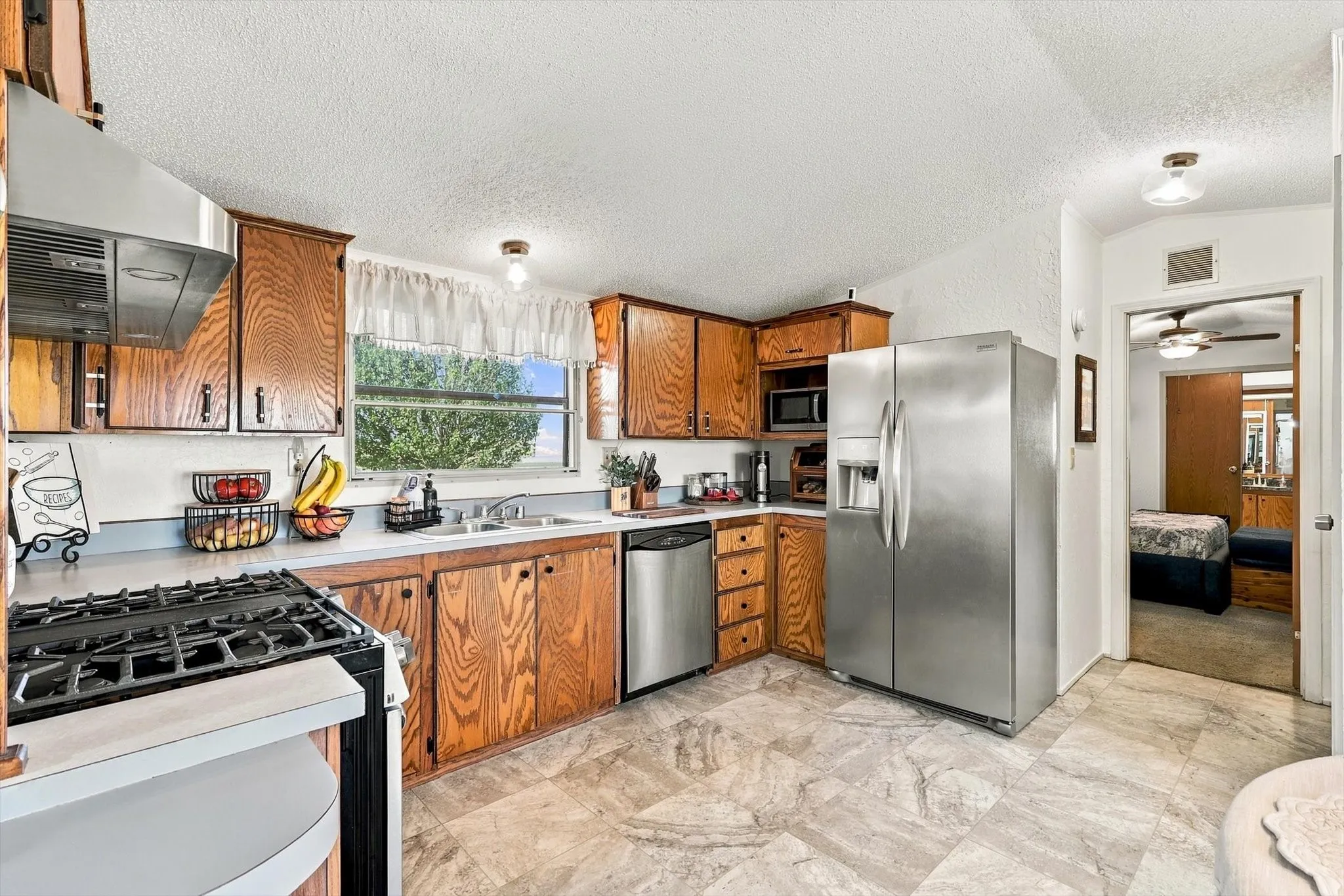 Manufactured Home For Sale in Cooke County , 934 Elm Grove Road, Valley View, Texas 76272, 3 Bedroom, 2 Bathroom, Garage spaces, 1,280 Sqft, built in 1995, mls#21387938, Real Estate Agent in Valley View, Homes For Sale in Cooke county, Homes For Sale in Valley View, Realtor in Valley View Texas, Real Estate Brokerage Independent Realty Texas, Luminita Cordes Realtor